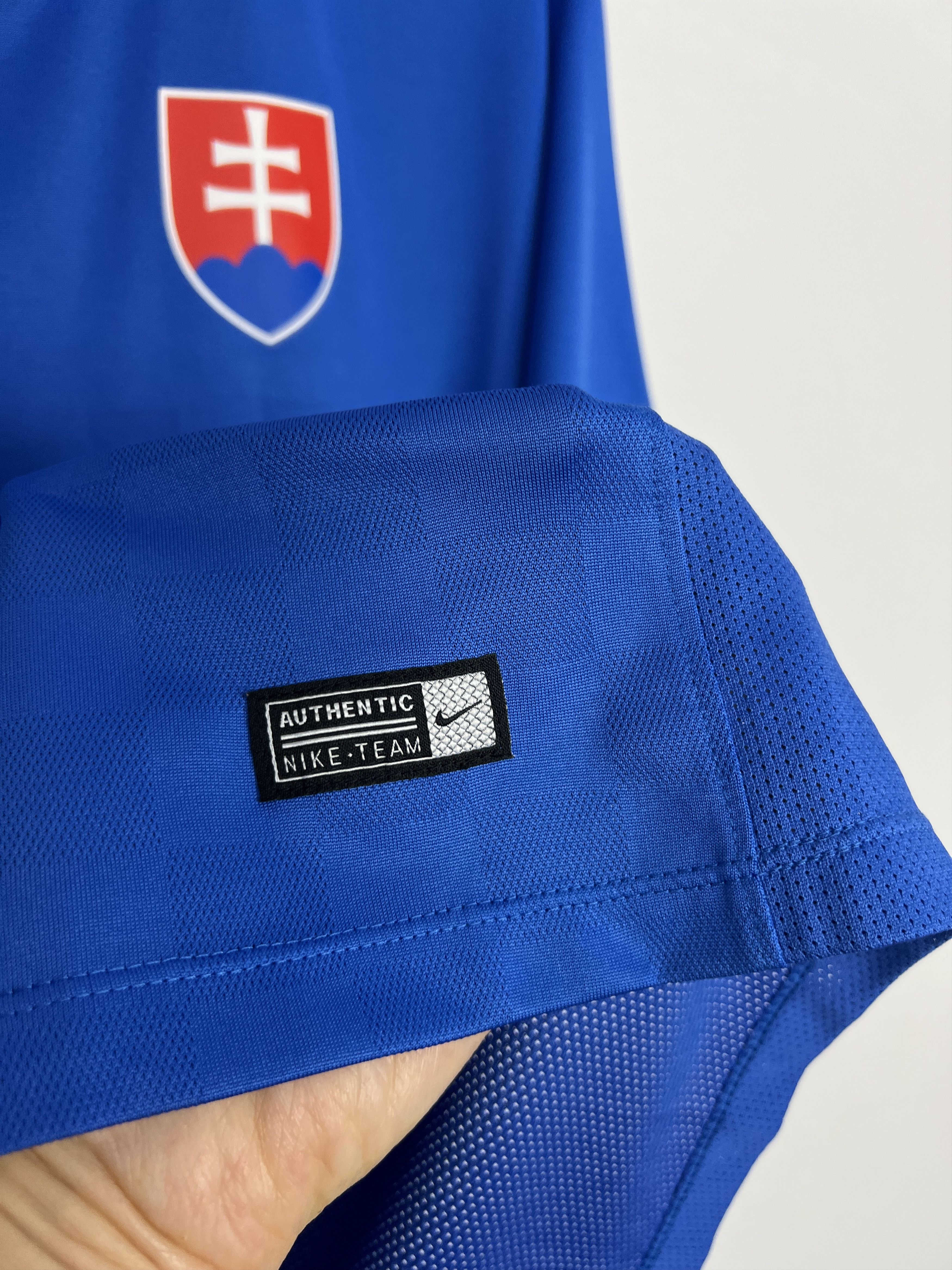 Nike Slovakia football shirt Soccer Nike Jersey National Trikot Size US L / EU 52-54 / 3 - 4 Thumbnail