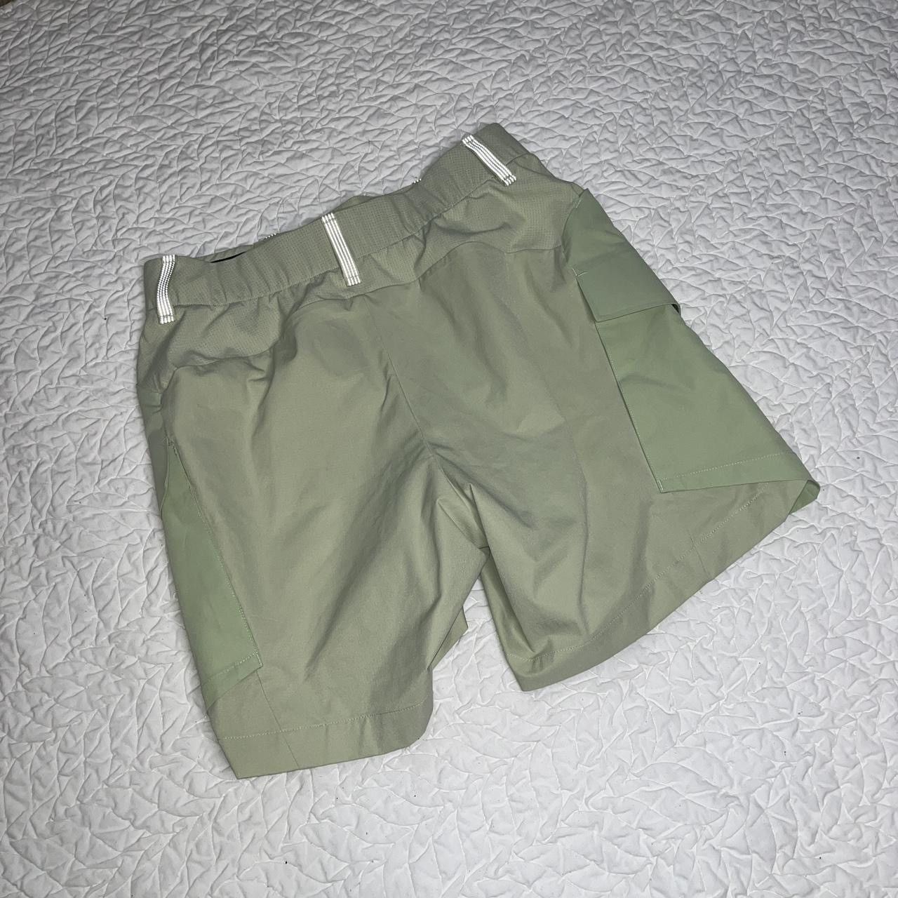 On On Cloud Shorts Medium Explorer Running 6" Inseam Track Size 29" - 4 Thumbnail