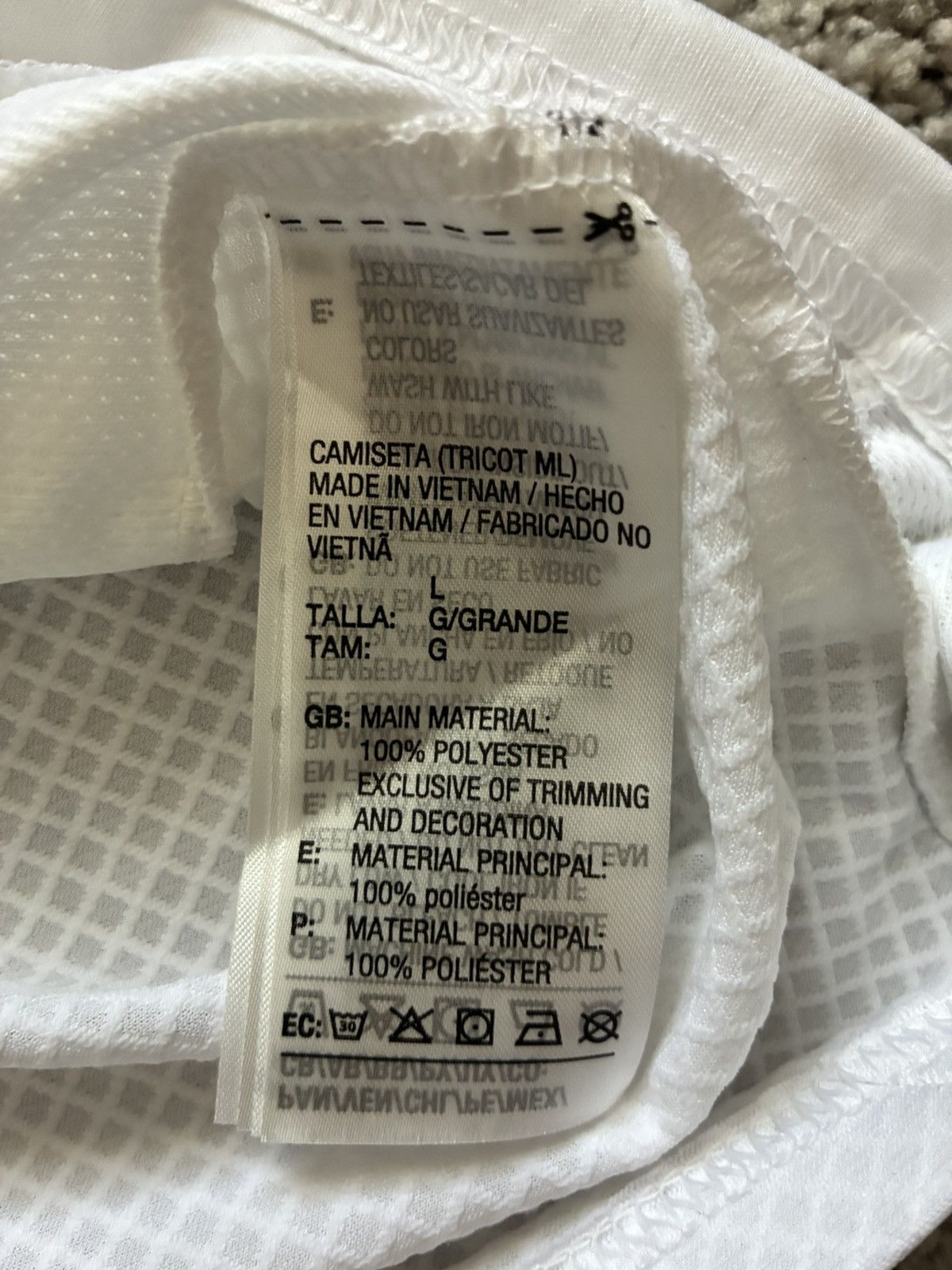 Adidas 2024/2025 Real Madrid Kit Size US L / EU 52-54 / 3 - 6 Thumbnail