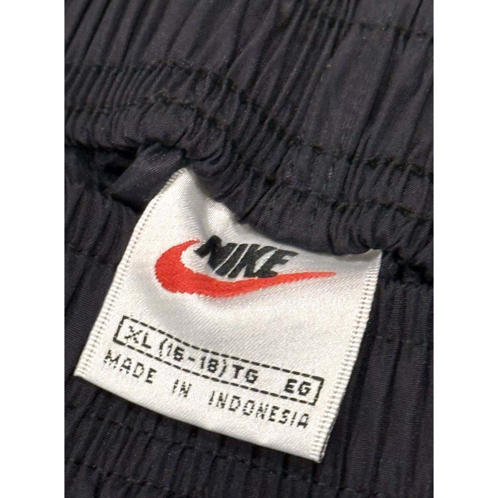 Nike VINTAGE Nike Track Pants Black Womens XL Full Zip 90s Rare Size 40" / US 18 - 4 Thumbnail