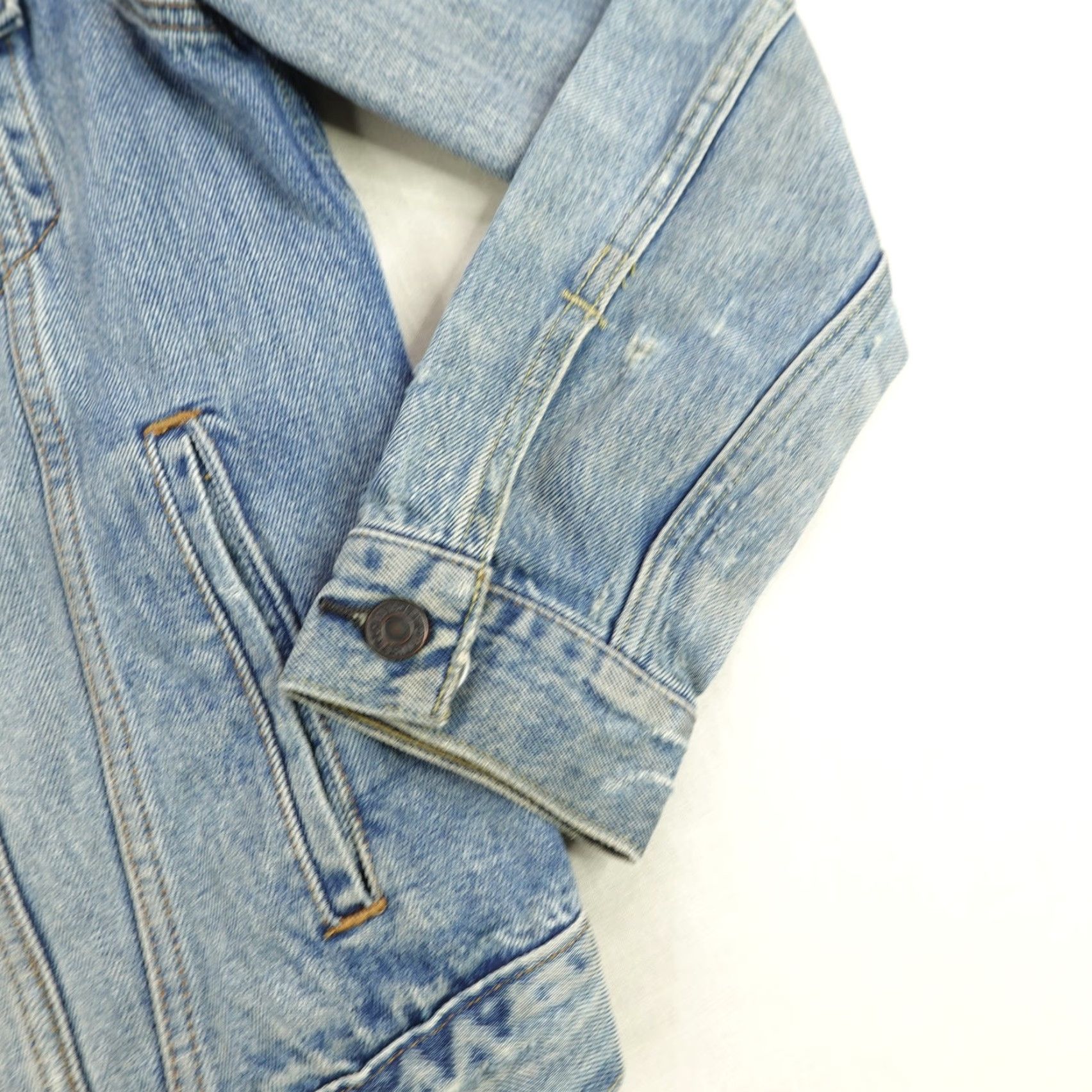 Levi's VINTAGE Levi's Jacket Shirt Denim Trucker S Blue 90s Style Mens Small Distressed Red Tab Button Up Mens Size US 29 - 7 Thumbnail