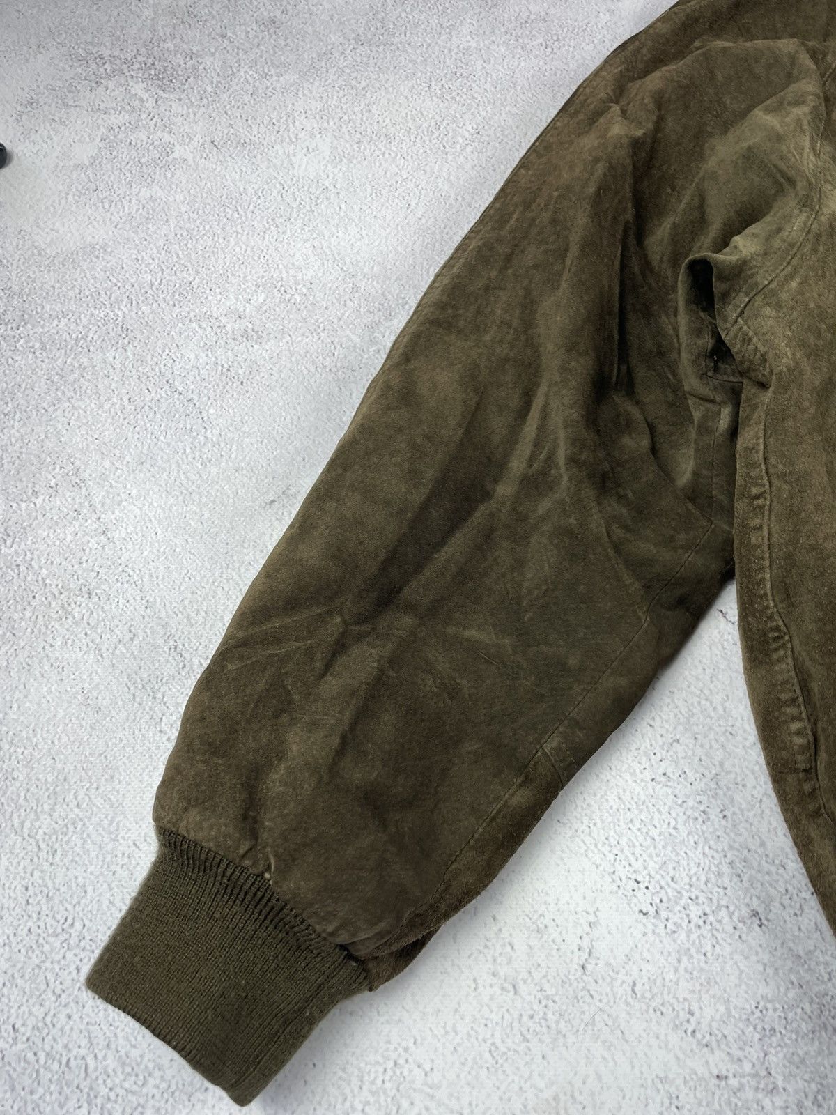 Chevignon × Vintage Chevignon Suede Bomber Jacket Clifford Office Ontario Canada Size US M / EU 48-50 / 2 - 6 Thumbnail