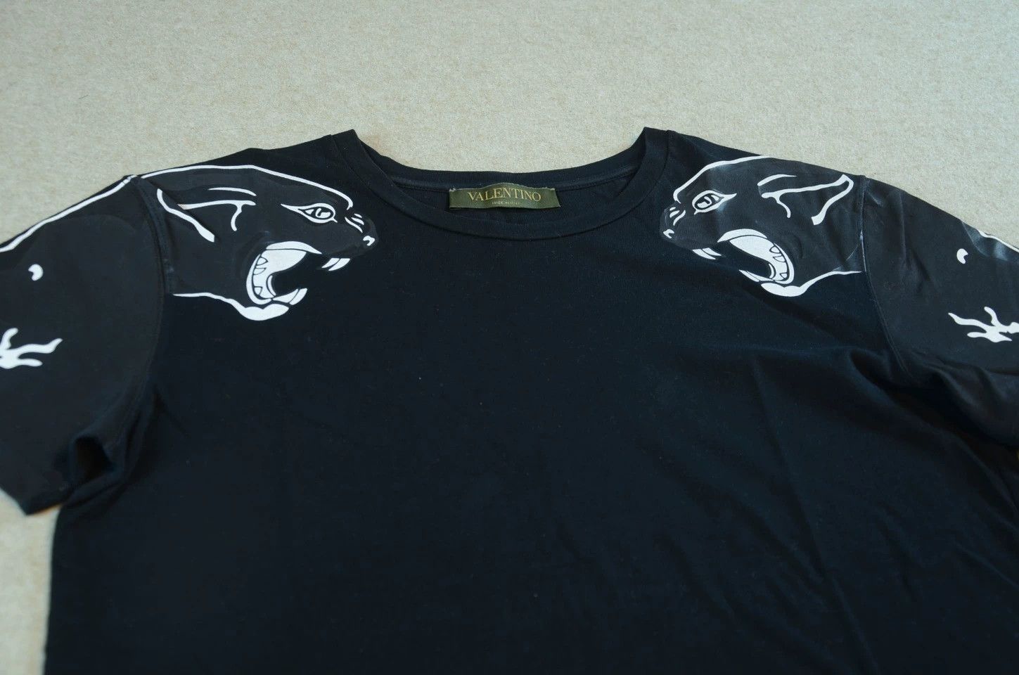 Valentino Valentino Runway Panther Print Short Sleeve T XS LightWear Size XS / US 0-2 / IT 36-38 - 2 Thumbnail