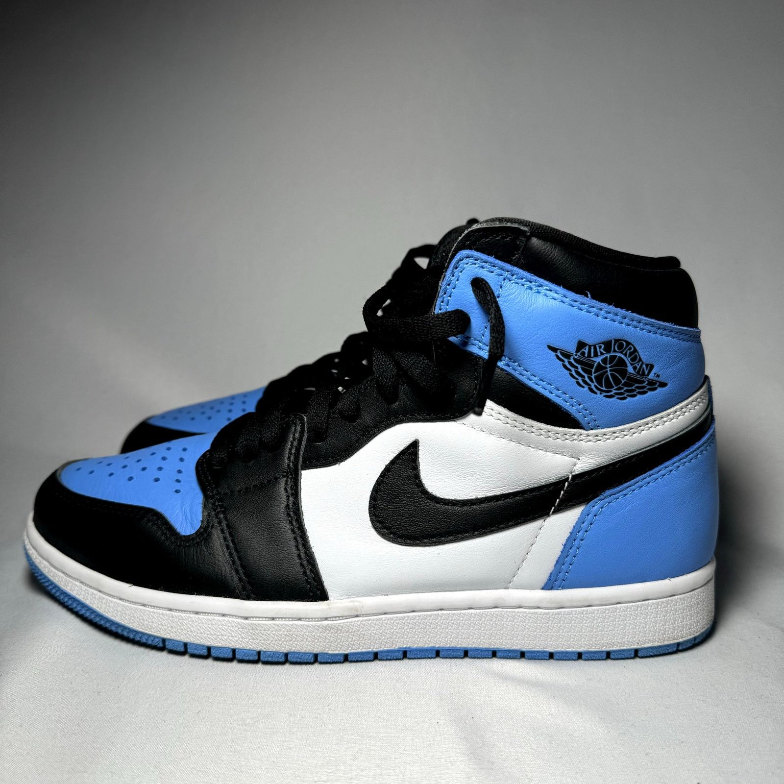 Jordan Brand × Nike Nike Air Jordan 1 Retro High OG UNC Toe Men's Shoes - Size 8 Size US 6 / EU 39 - 8 Thumbnail