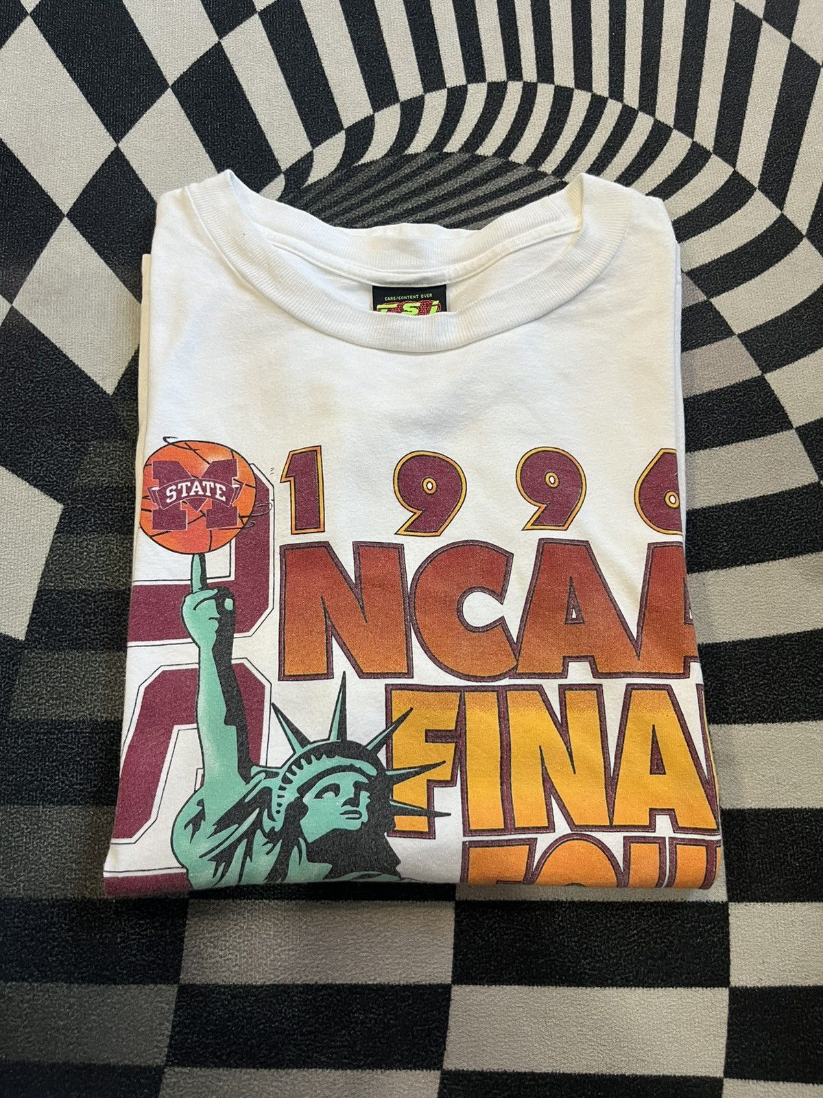 NCAA Vintage MSU Bulldogs NCAA FINAL FOUR 1996’s Tshirt Size US XL / EU 56 / 4 - 1 Thumbnail