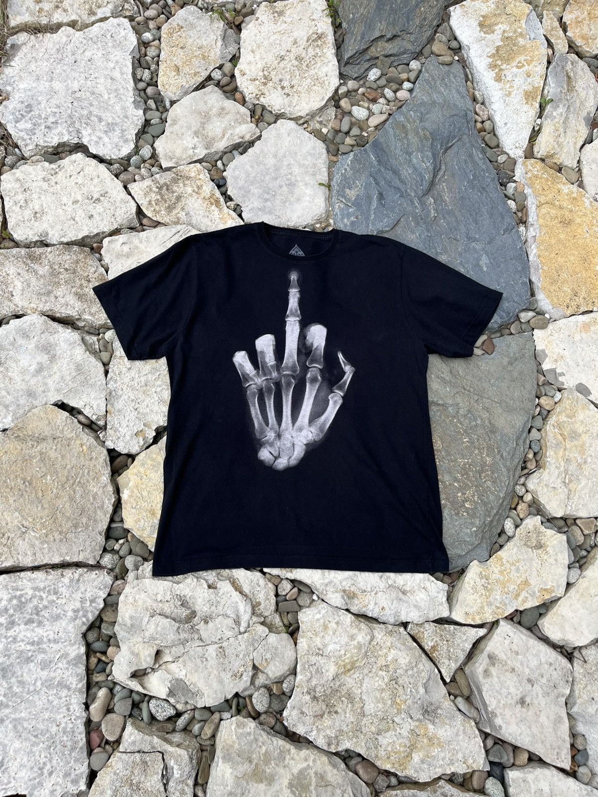 Japanese Brand × Vintage Vintage skeleton y2k fuck you roentgen middle finger tee Size US L / EU 52-54 / 3 - 1 Thumbnail