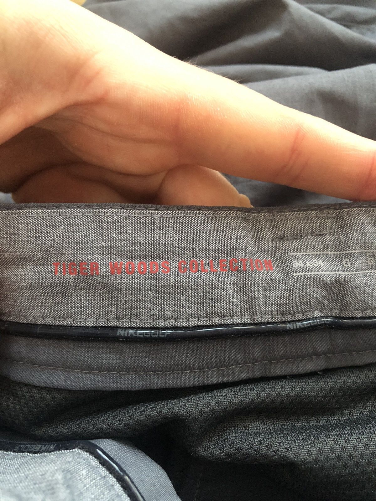 Nike NIKE TIGER WOODS GOLF QUALITY SPORT PANTS Size US 34 / EU 50 - 6 Thumbnail