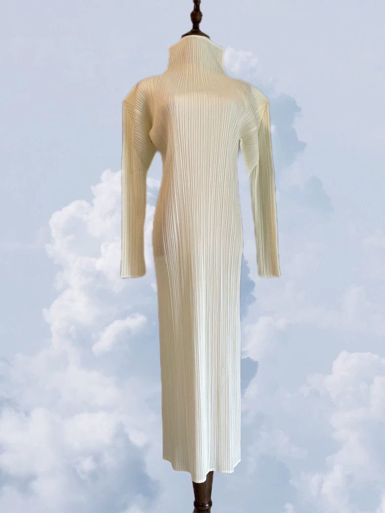 Issey Miyake Issey Miyake size:2 A white long-sleeved dress with right- Size M / US 6-8 / IT 42-44 - 4 Thumbnail