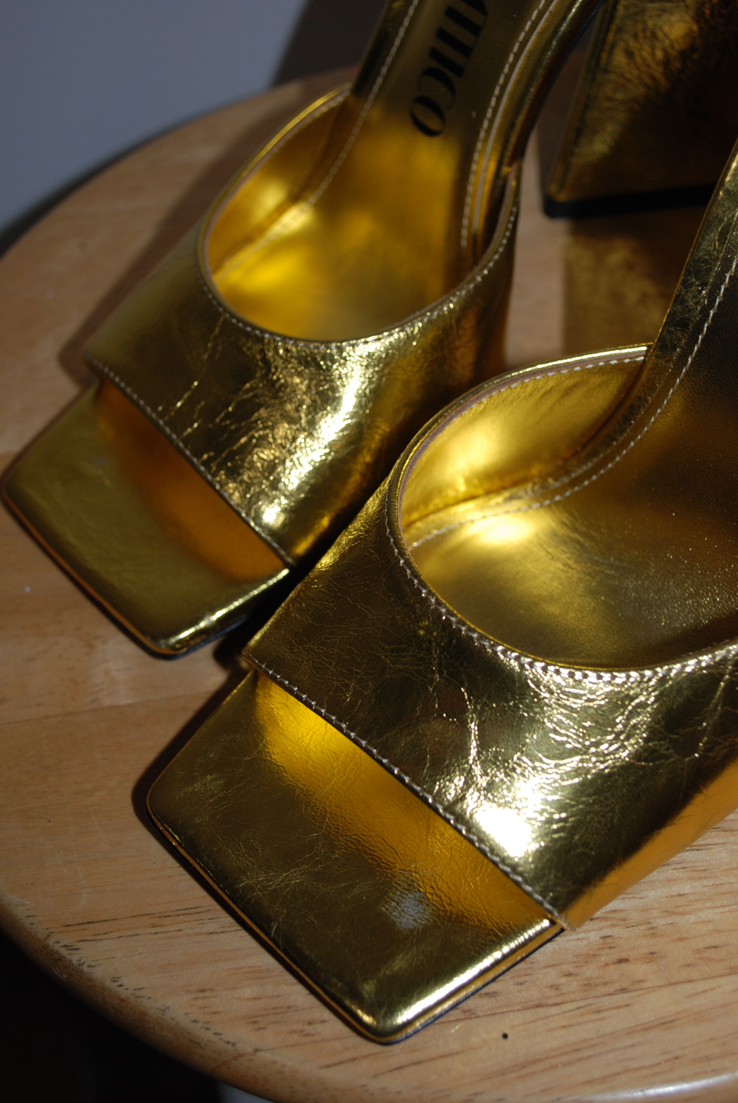 The Attico The Attico Devon Mule in Gold Size US 10 / IT 40 - 4 Thumbnail