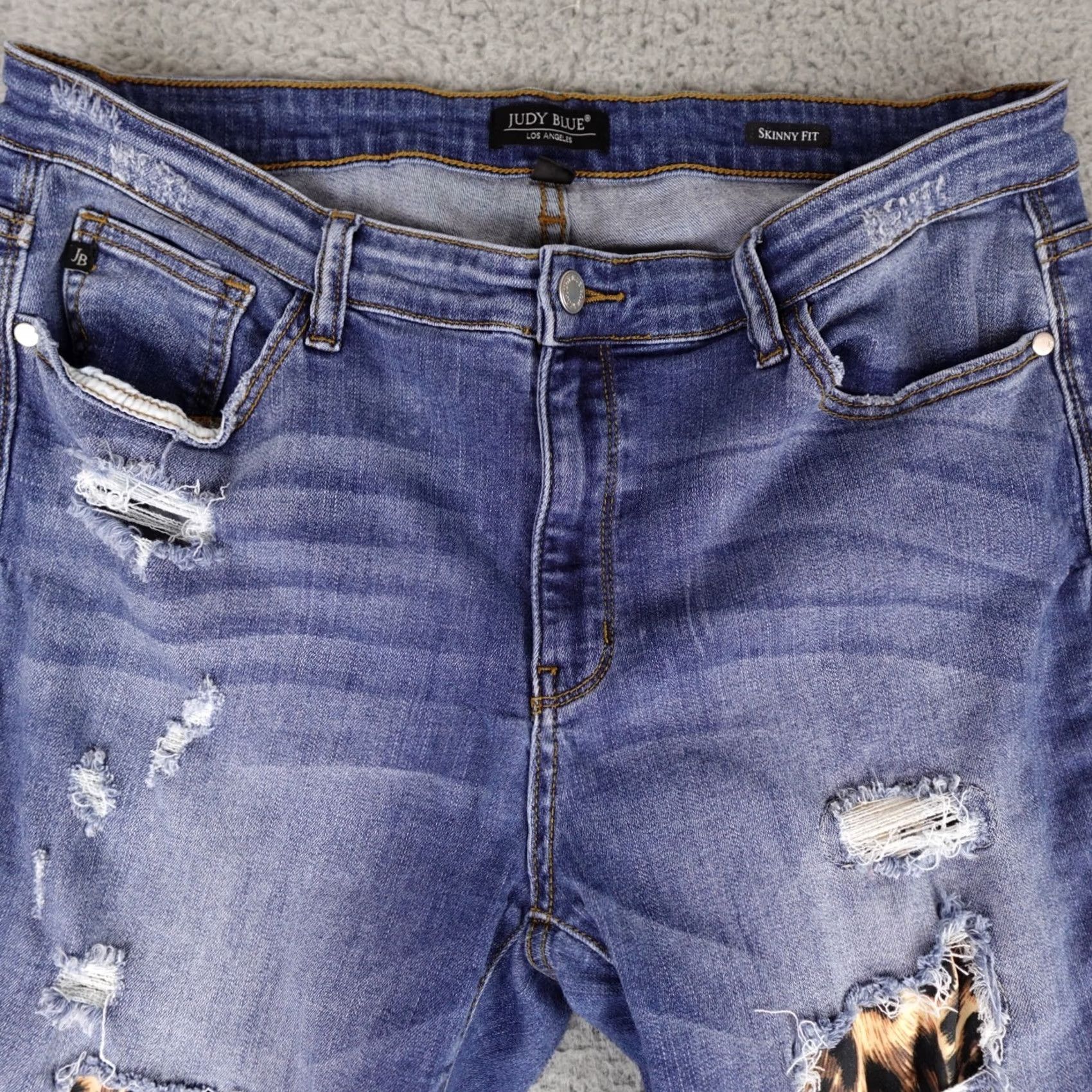 Vintage Judy Blue Jeans Womens 1XL Blue Denim Skinny Fit Distressed Leopard Cheetah Y2K Jeans Size 40" / US 18 - 5 Thumbnail