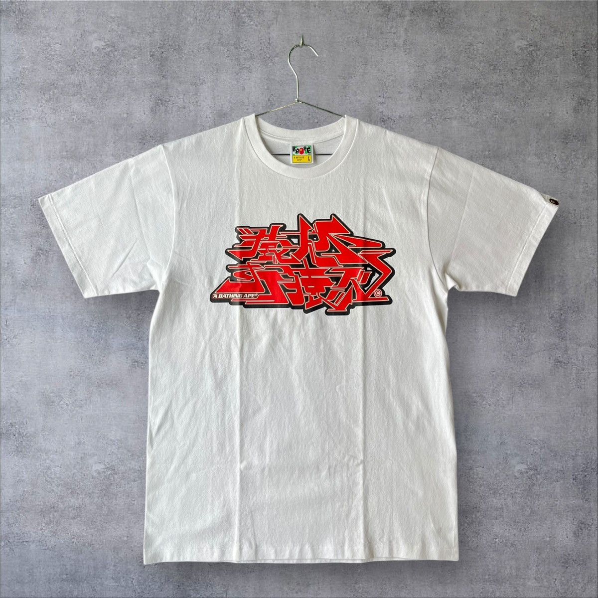 Bape BRAND NEW BAPE ASNKA KANJI GRAFFITI LOGO TEE WHITE/RED LARGE Size US L / EU 52-54 / 3 - 1 Thumbnail