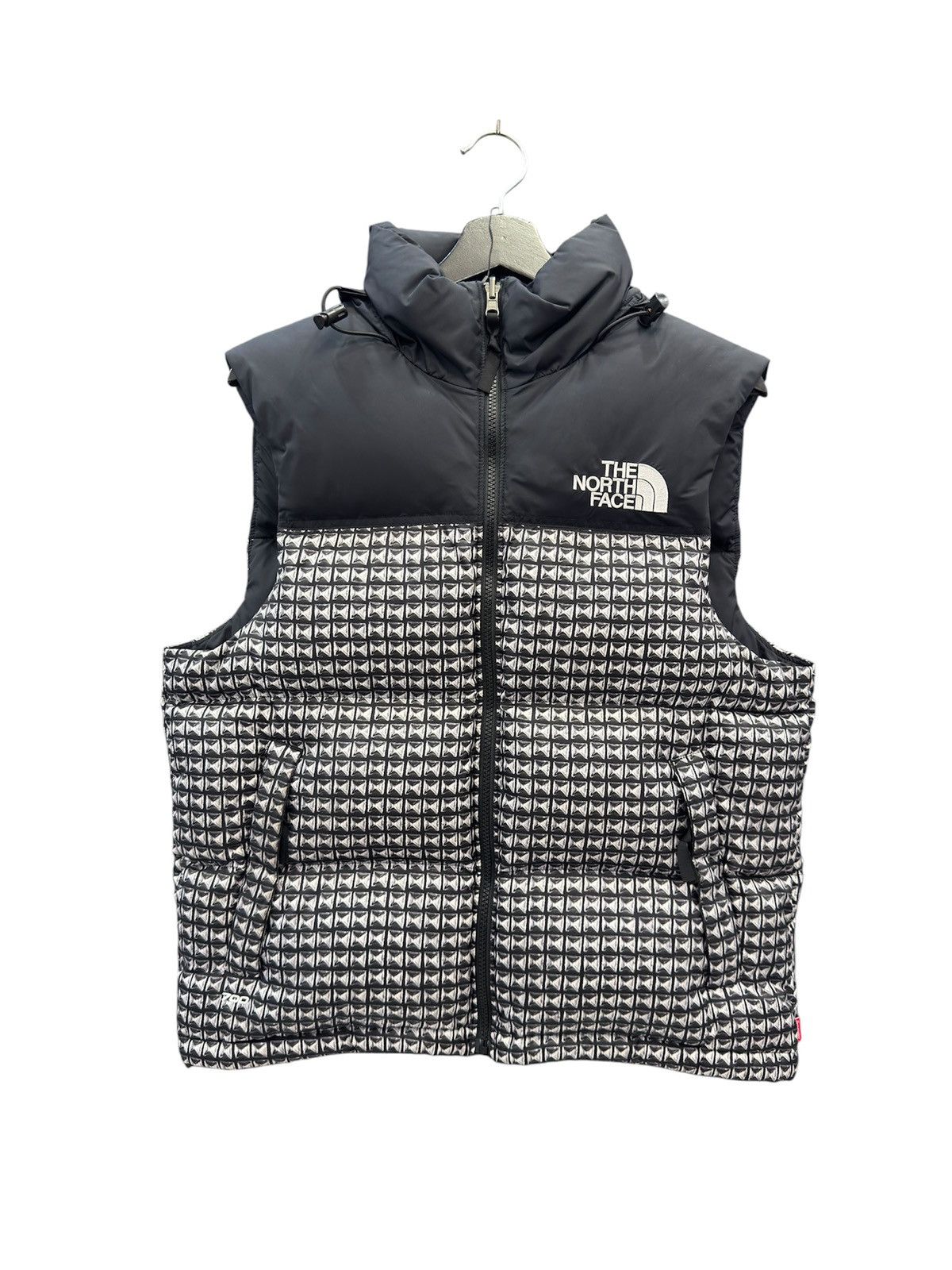 Supreme × The North Face Supreme The North Face Studded Vest Size US S / EU 44-46 / 1 - 1 Thumbnail