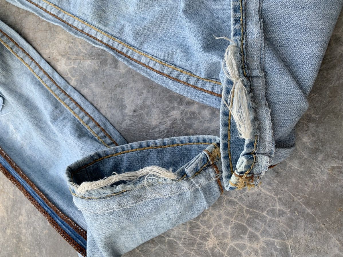 True Religion Rare Distressed True Religion Jeans size 31 Size US 31 - 23 Thumbnail