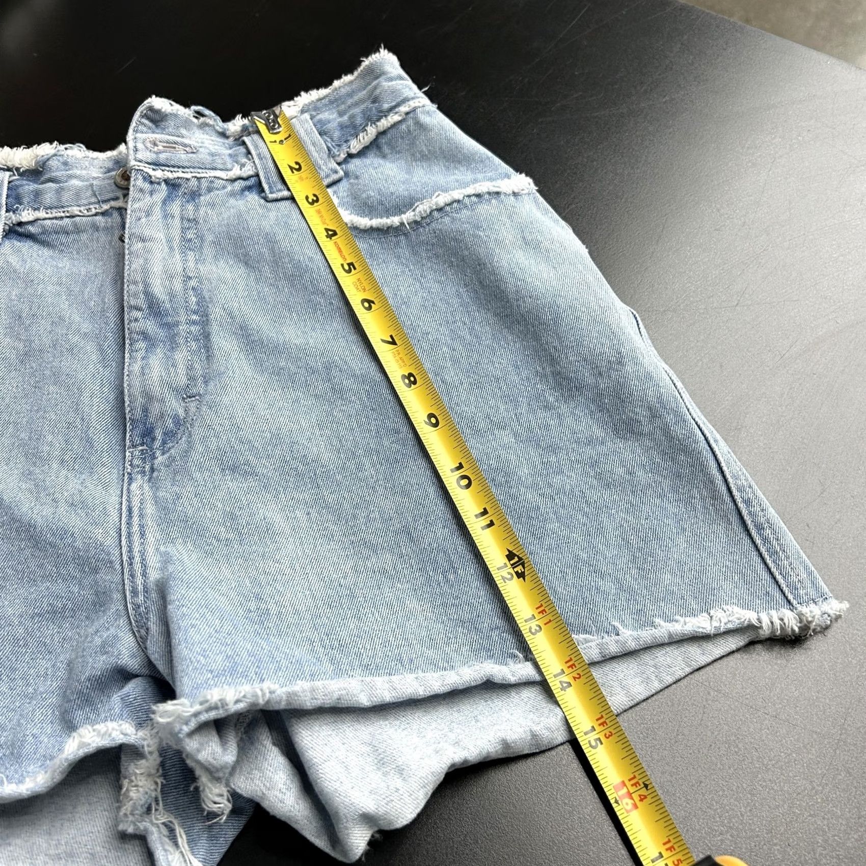 Vintage L.A. Blues Shorts Womens 12 Denim Blue High Rise Cut-Off Frayed Hem Casual straight Navy 31 in Waist 4 in Inseam Womens Size 34" / US 12 / IT 48 - 5 Thumbnail