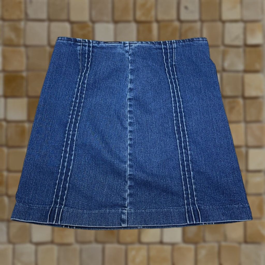 Calvin Klein VINTAGE Calvin Klein Women's Denim Skirt Size 8 A-Line Short Stretch Blue Size 30" / US 8 / IT 44 - 1 Thumbnail