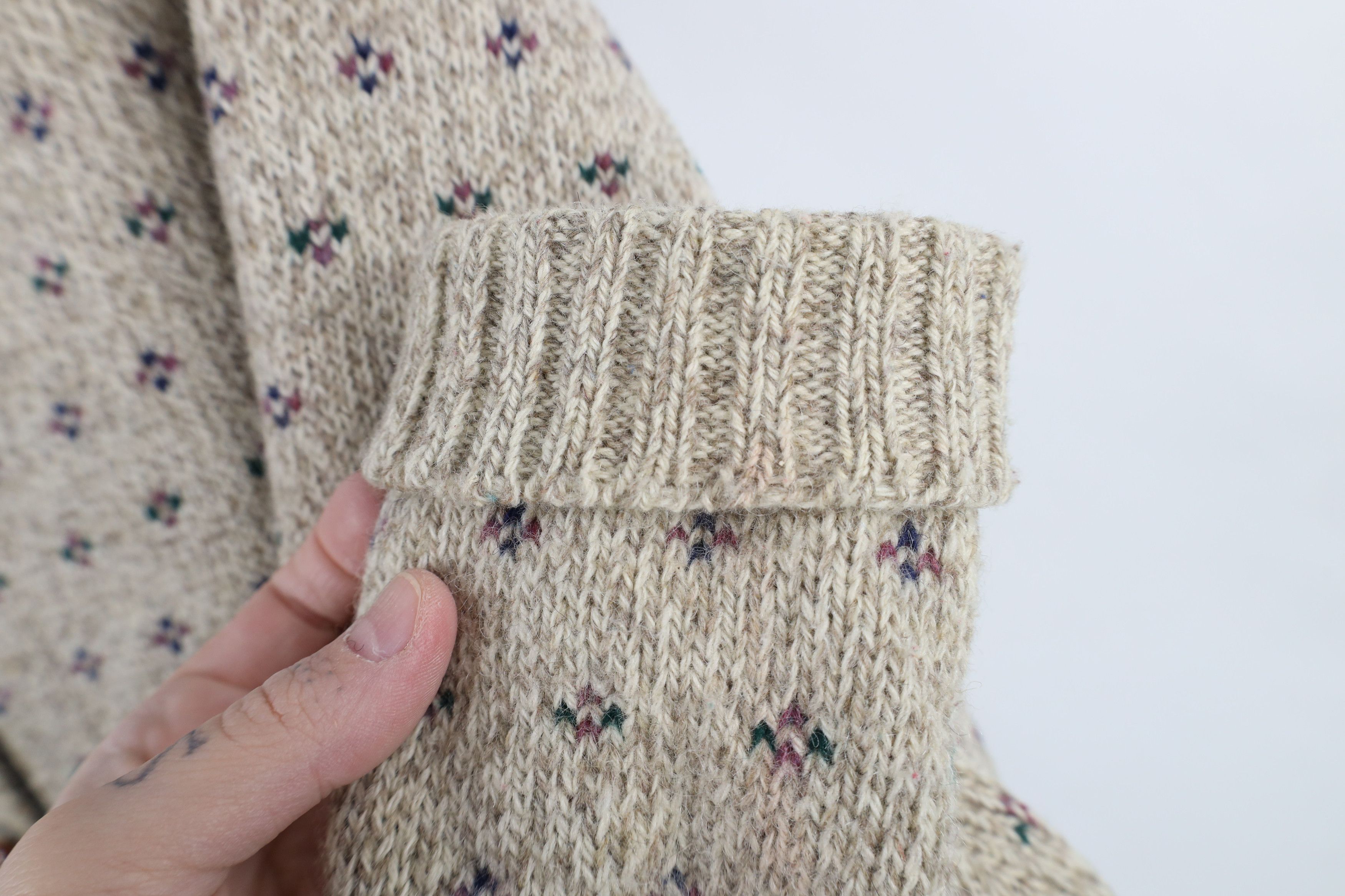 Eddie Bauer × Vintage Vintage 90s Eddie Bauer Geometric Wool Knit Cardigan Sweater Size M / US 6-8 / IT 42-44 - 5 Thumbnail