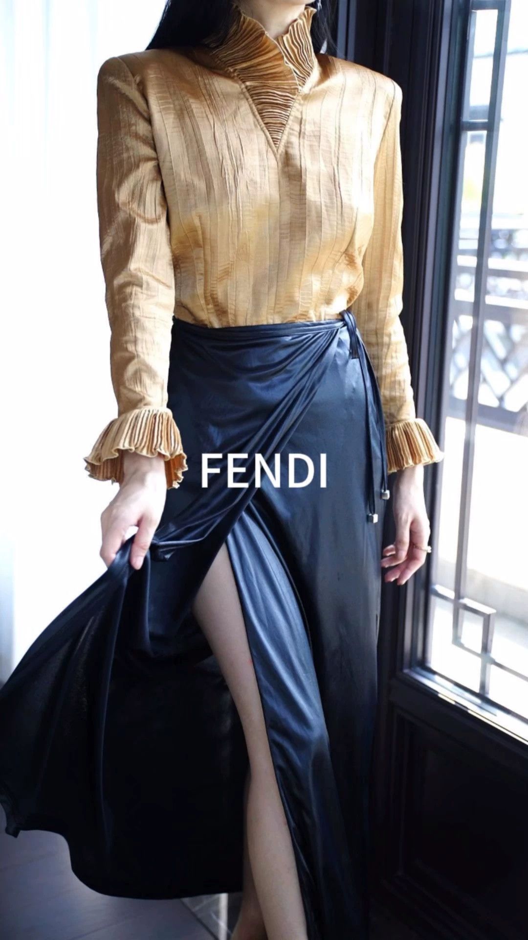 Fendi Fendi Vintage Special Leather-Like Wrap Skirt Size 30" / US 8 / IT 44 - 1 Thumbnail