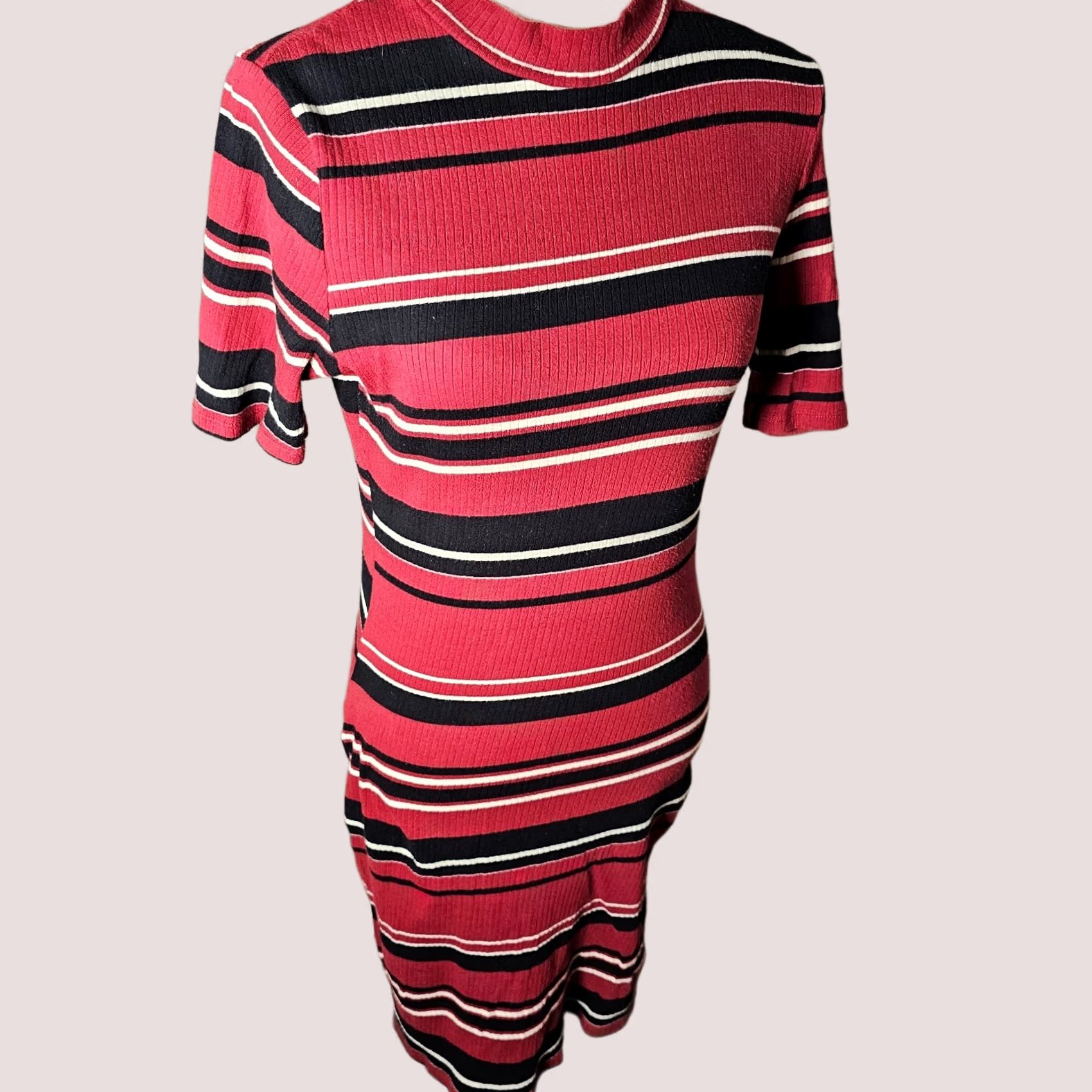 H&M Divided by H&M Dress Women Red Striped 3/4 Sleeve Round Neck Holiday Size 14 Size XL / US 12-14 / IT 48-50 - 1 Thumbnail