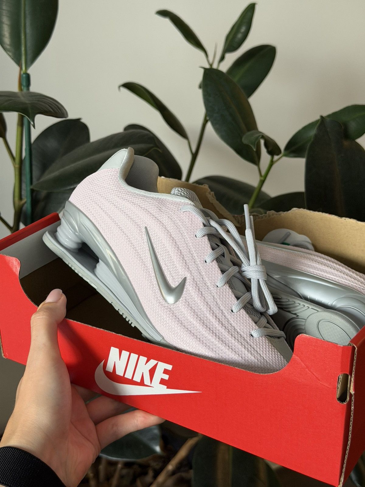 Nike Nike Wmns Shox Z SE "Pink Foam Metallic Silver" 8W / 6.5M Size US 8 / IT 38 - 2 Thumbnail