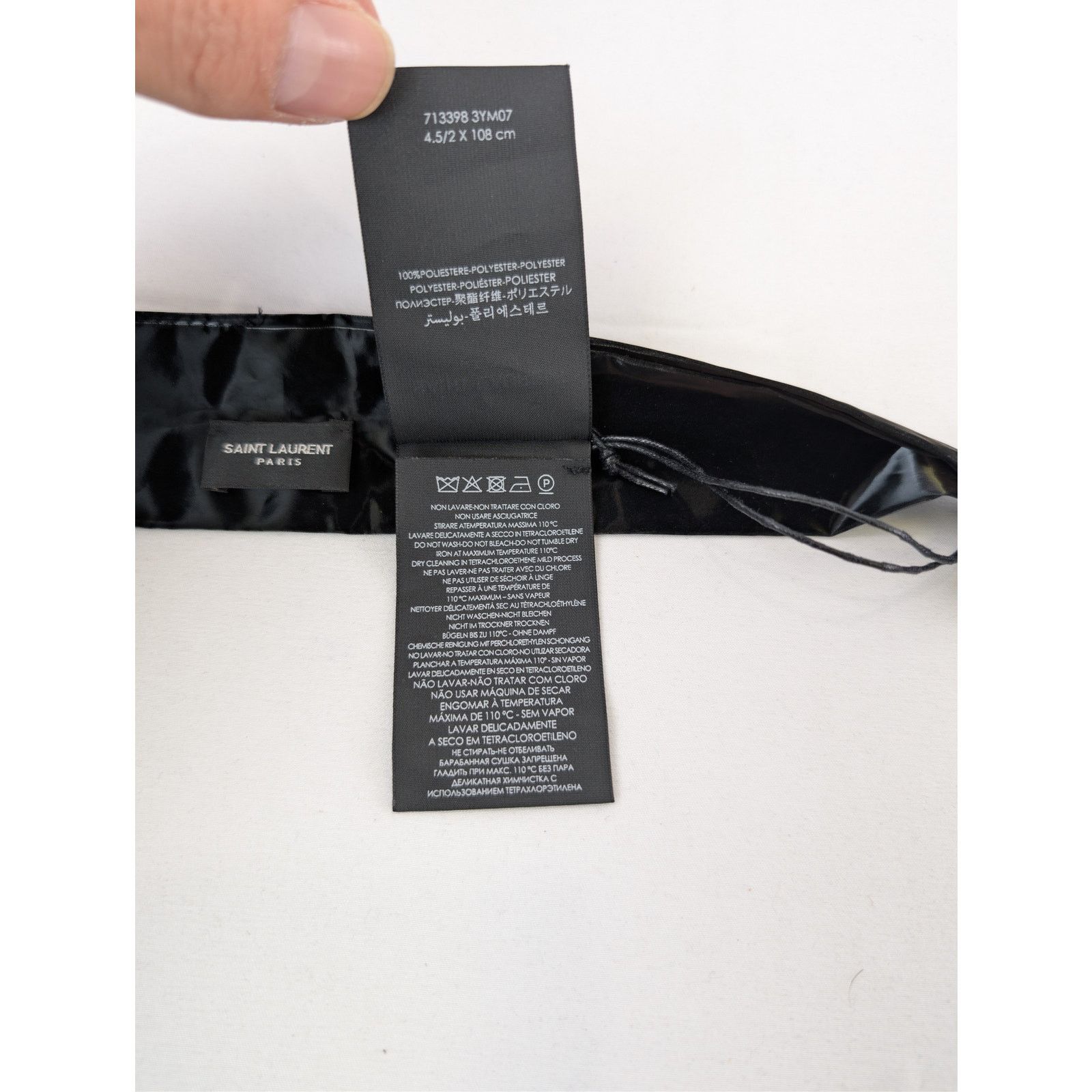 Saint Laurent Paris o1rshd1 Size: OS/ Satin Graduation Stole/Sash Tie in Black Size ONE SIZE - 10 Thumbnail