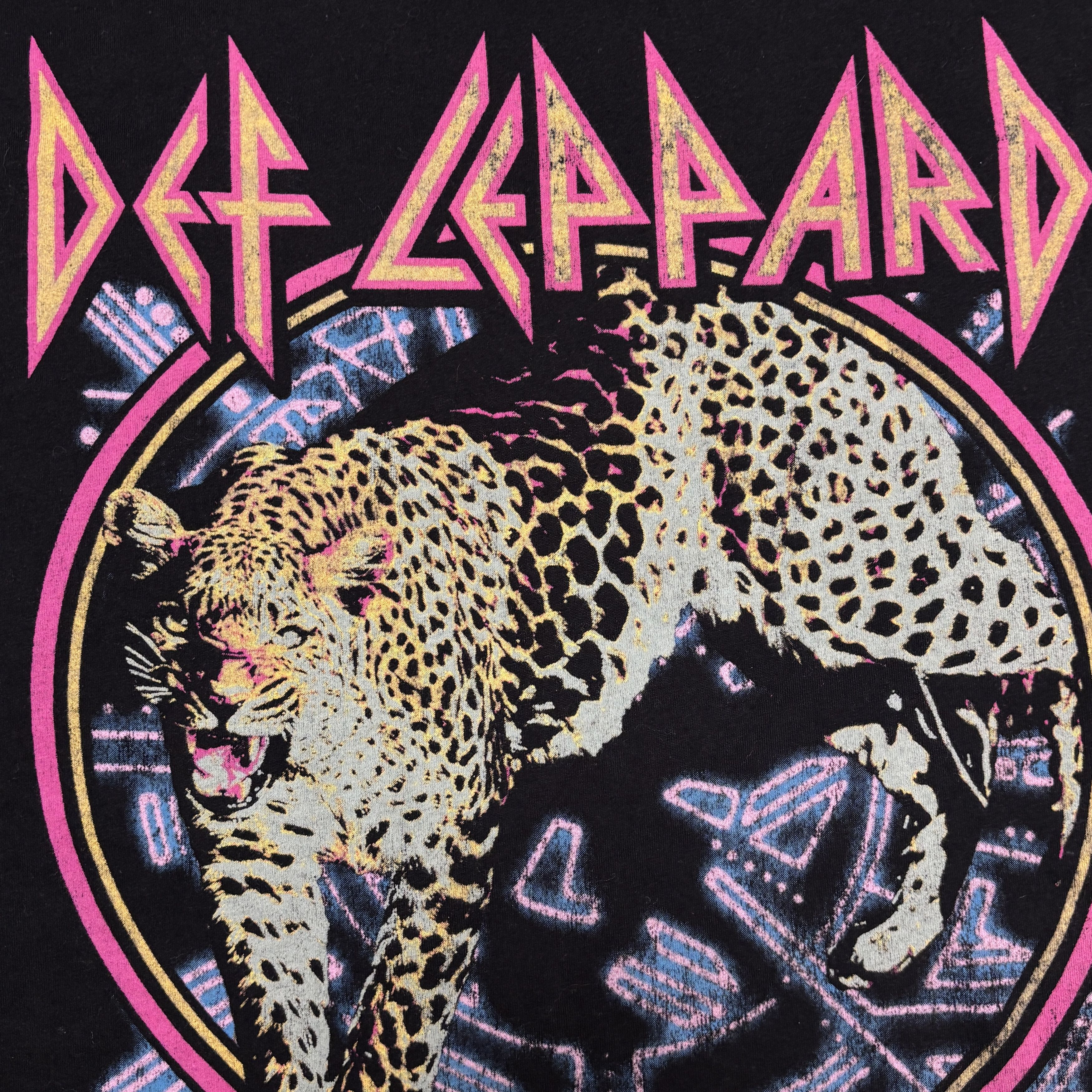 Band Tees Def Leppard Shirt 2XL Tour Concert Rock Band Tee Music Merch Size US XXL / EU 58 / 5 - 4 Thumbnail