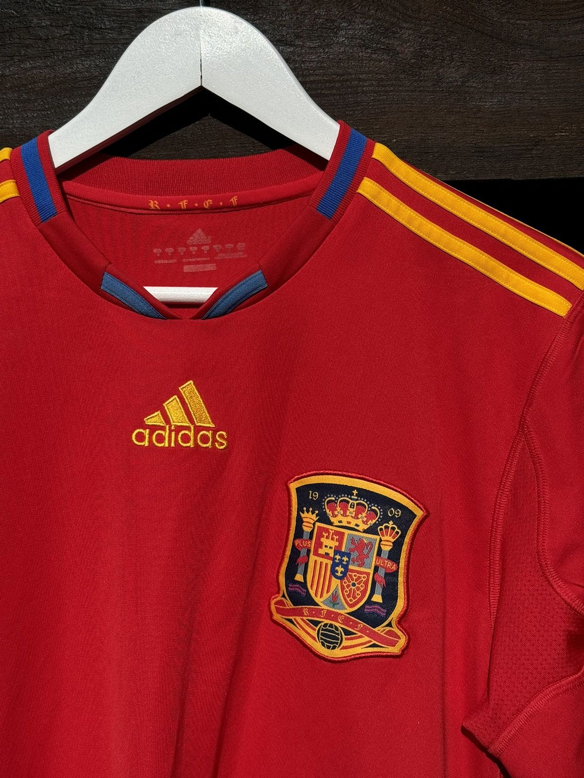 Adidas × Vintage 2009 Adidas Spain Vintage soccer jersey Furia Roja red Size US M / EU 48-50 / 2 - 4 Thumbnail