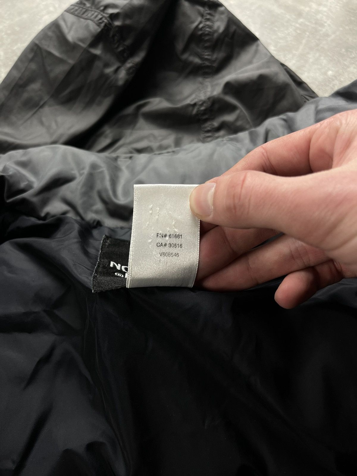 The North Face The North Face 700 Goose Down Puffer Nylon Jacket Red Black Size US L / EU 52-54 / 3 - 21 Thumbnail