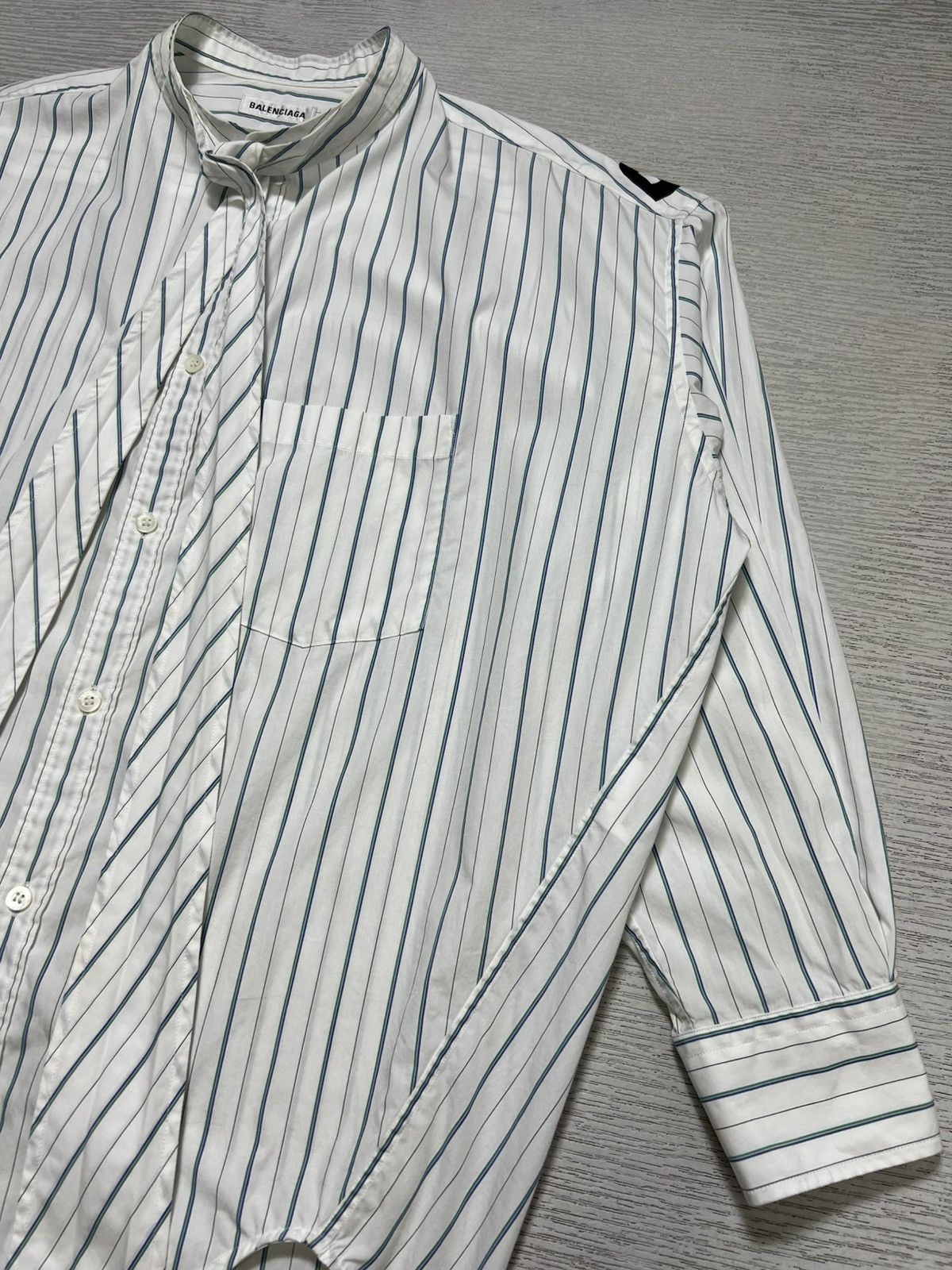 Balenciaga Balenciaga - Back Logo Bow Tie Stripe Longsleeve Shirt Size XXS / US 00 / IT 34 - 6 Thumbnail