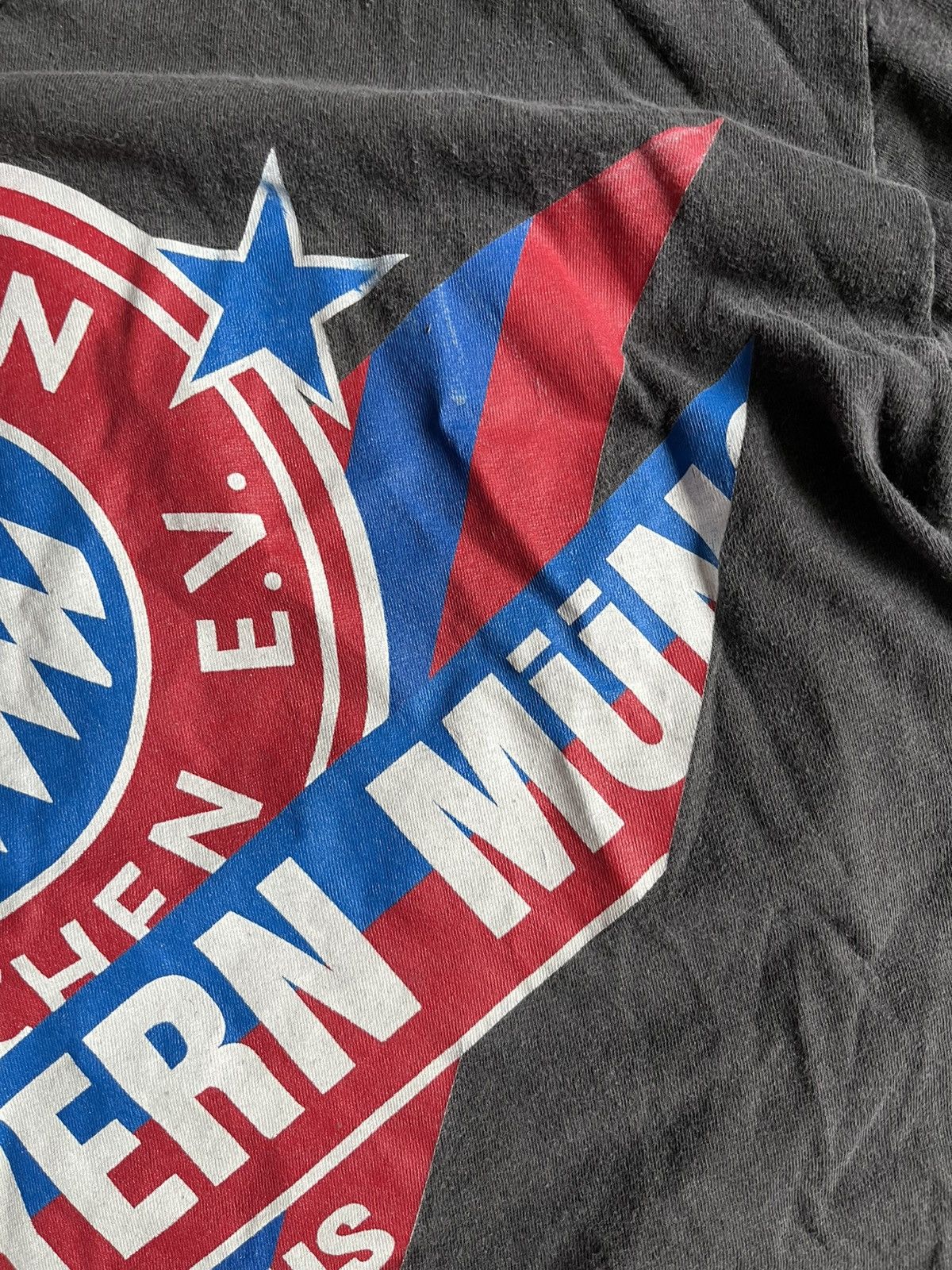 Vintage Vintage Bayern Munich Champions Graphic Football Faded Tee Size US S / EU 44-46 / 1 - 6 Thumbnail