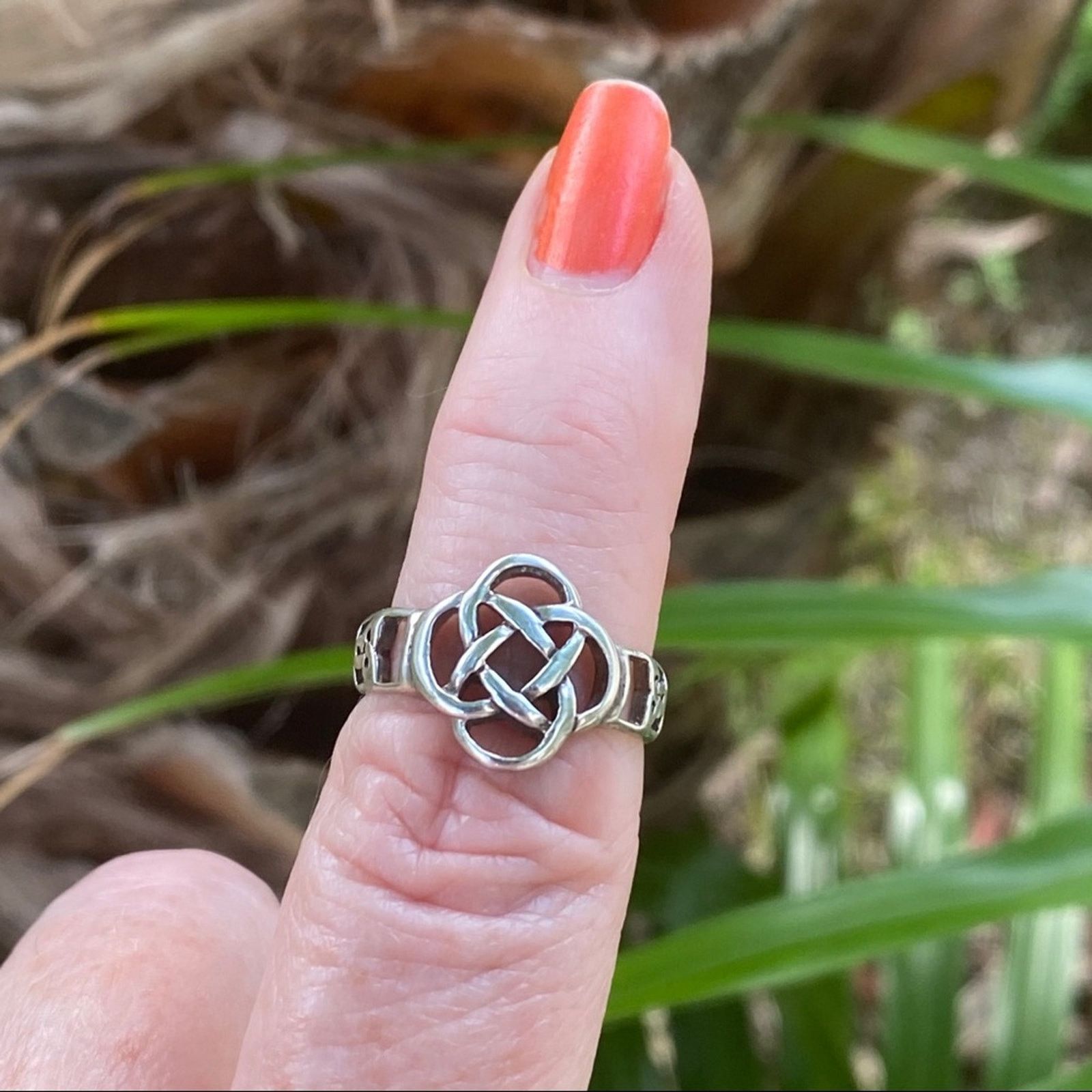 The Unbranded Brand Sterling Silver Celtic Knot Ring Size 7 Size ONE SIZE - 6 Thumbnail