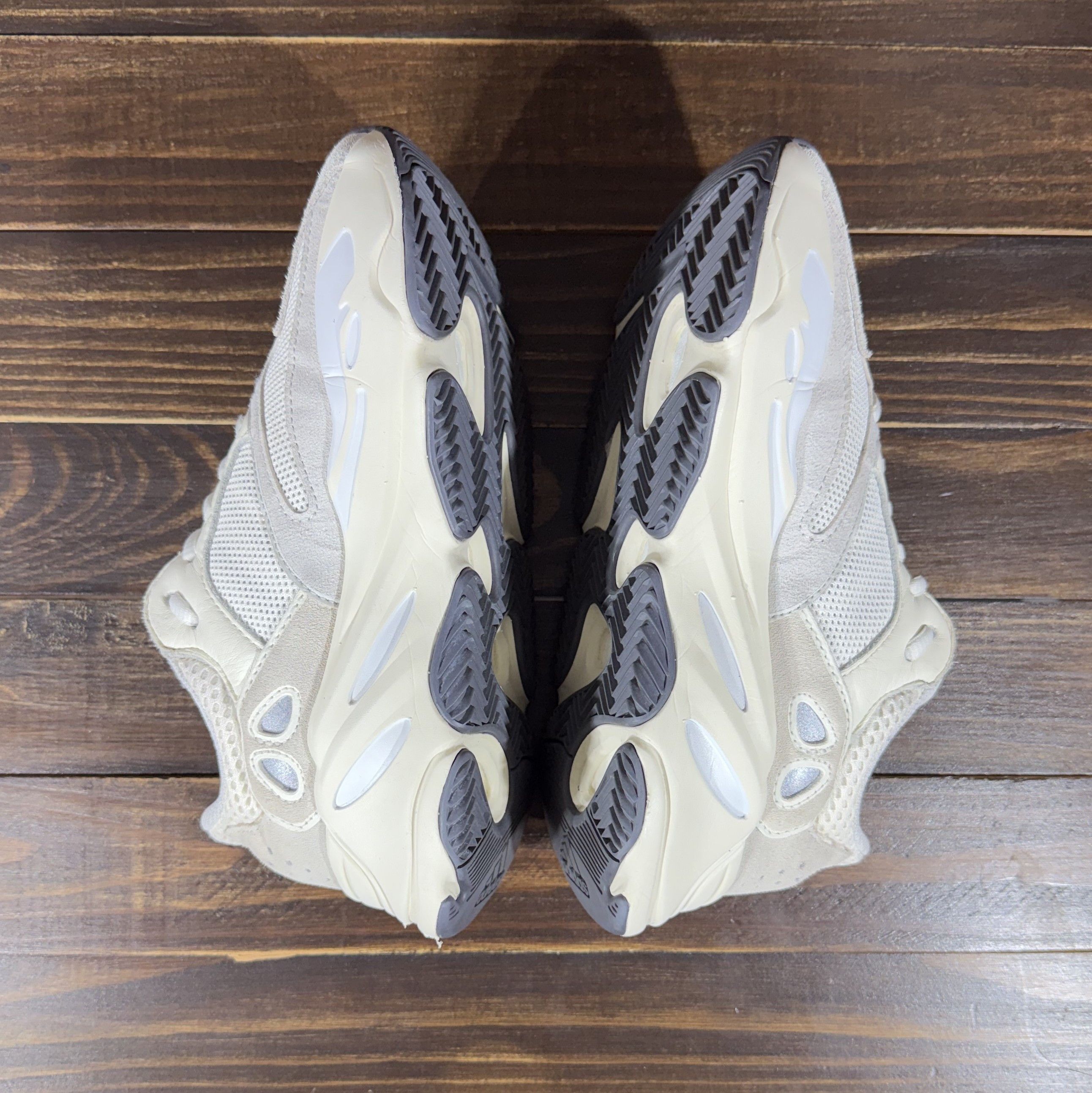 Adidas ADIDAS Yeezy Boost 700 "Analog" Men's/Kids Sneakers Size US 5 / EU 37 - 21 Thumbnail
