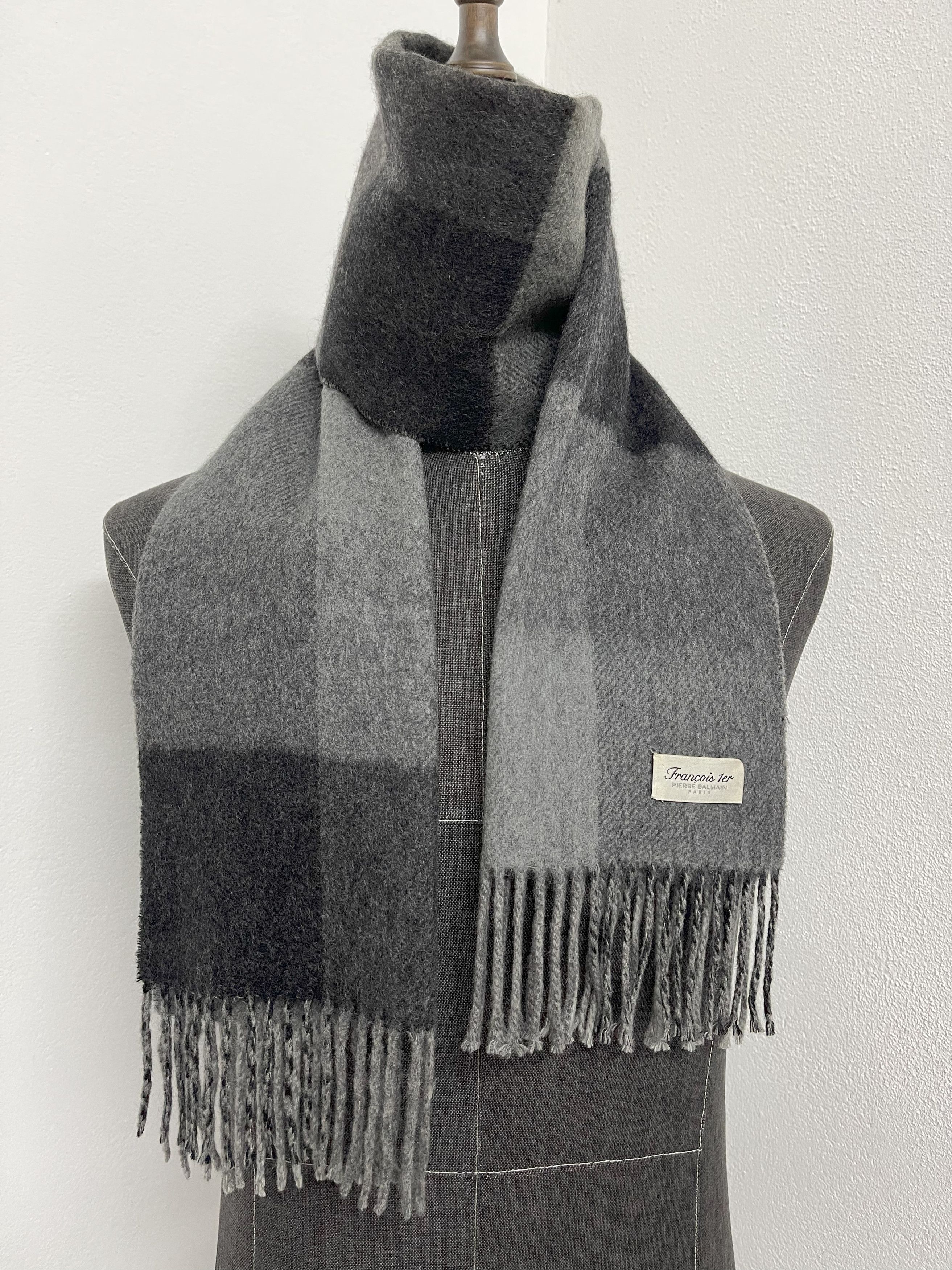 Pierre Balmain Vintage Pierre Blamain Scarf / Muffler - 6051 Size ONE SIZE - 4 Thumbnail