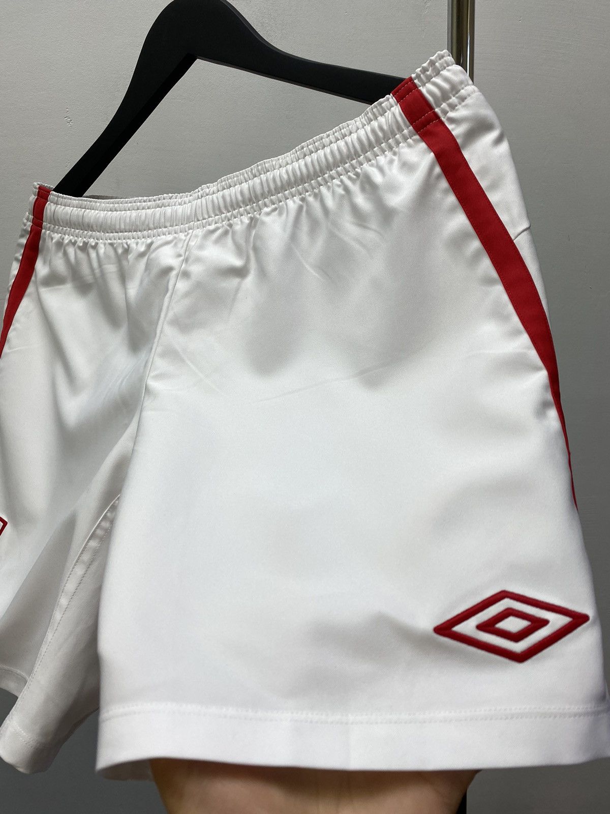 Umbro × Vintage Umbro England National Team Soccer Shorts Size US 32 / EU 48 - 7 Thumbnail