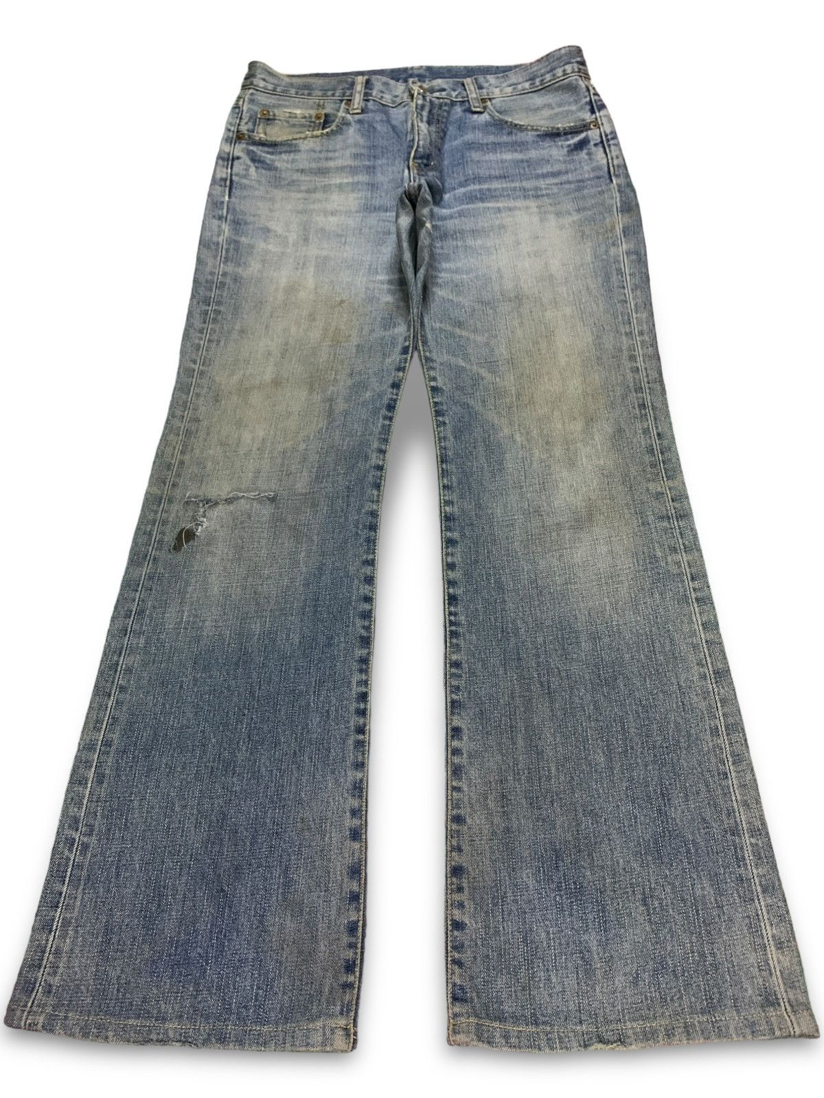 image of Jun Takahashi x Uniqlo Vintage Japanese Uniqlo Blue Wash Distressed Flare Jeans, Men's (Size 33)