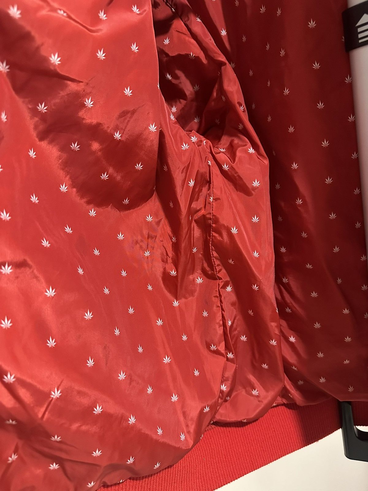 Other MedMen red bomber jacket Sz L Size US L / EU 52-54 / 3 - 3 Thumbnail