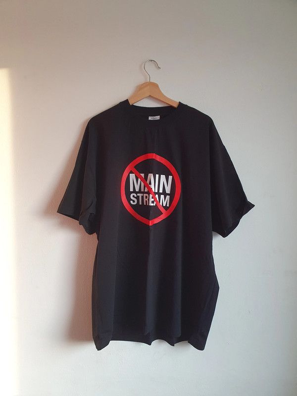 Vetements Vetements Anti Mainstream SS 21 T-Shirt Size US S / EU 44-46 / 1 - 1 Thumbnail