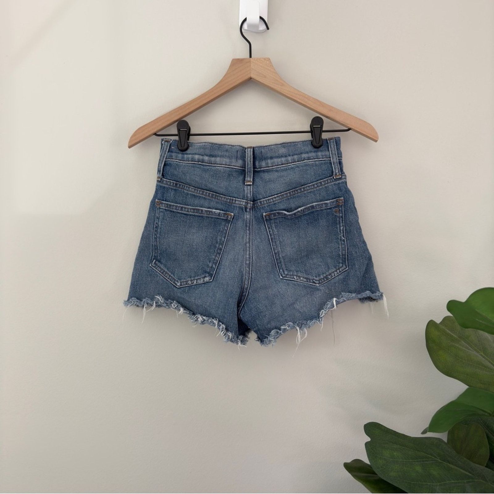 Madewell Madewell The Perfect Jean Short Medium Wash Shorts Raw Hem Size 25" / US 0 / IT 36 - 2 Thumbnail