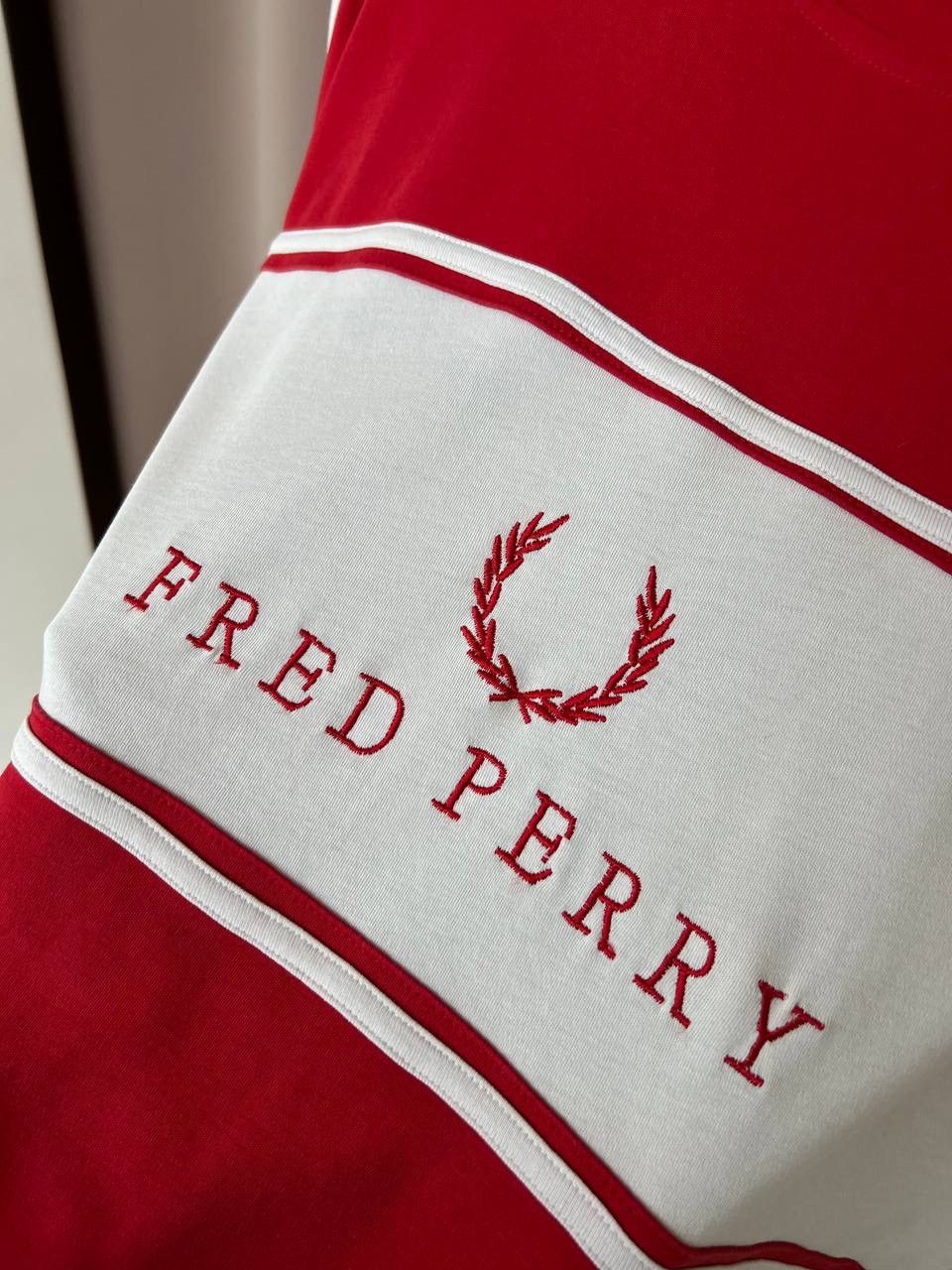 Fred Perry Fred Perry Vintage Big Logo T-Shirt Mens Size M/L Size US L / EU 52-54 / 3 - 9 Thumbnail