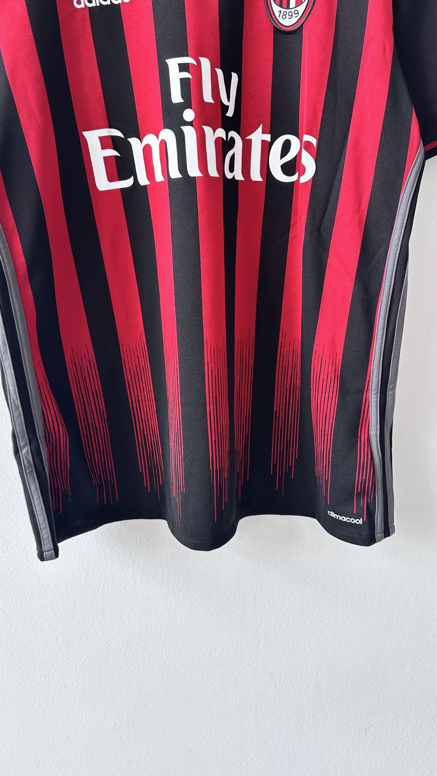 Adidas AC Milan 2016-17 Home Football Shirt Jersey Adidas Size L Size US L / EU 52-54 / 3 - 4 Thumbnail