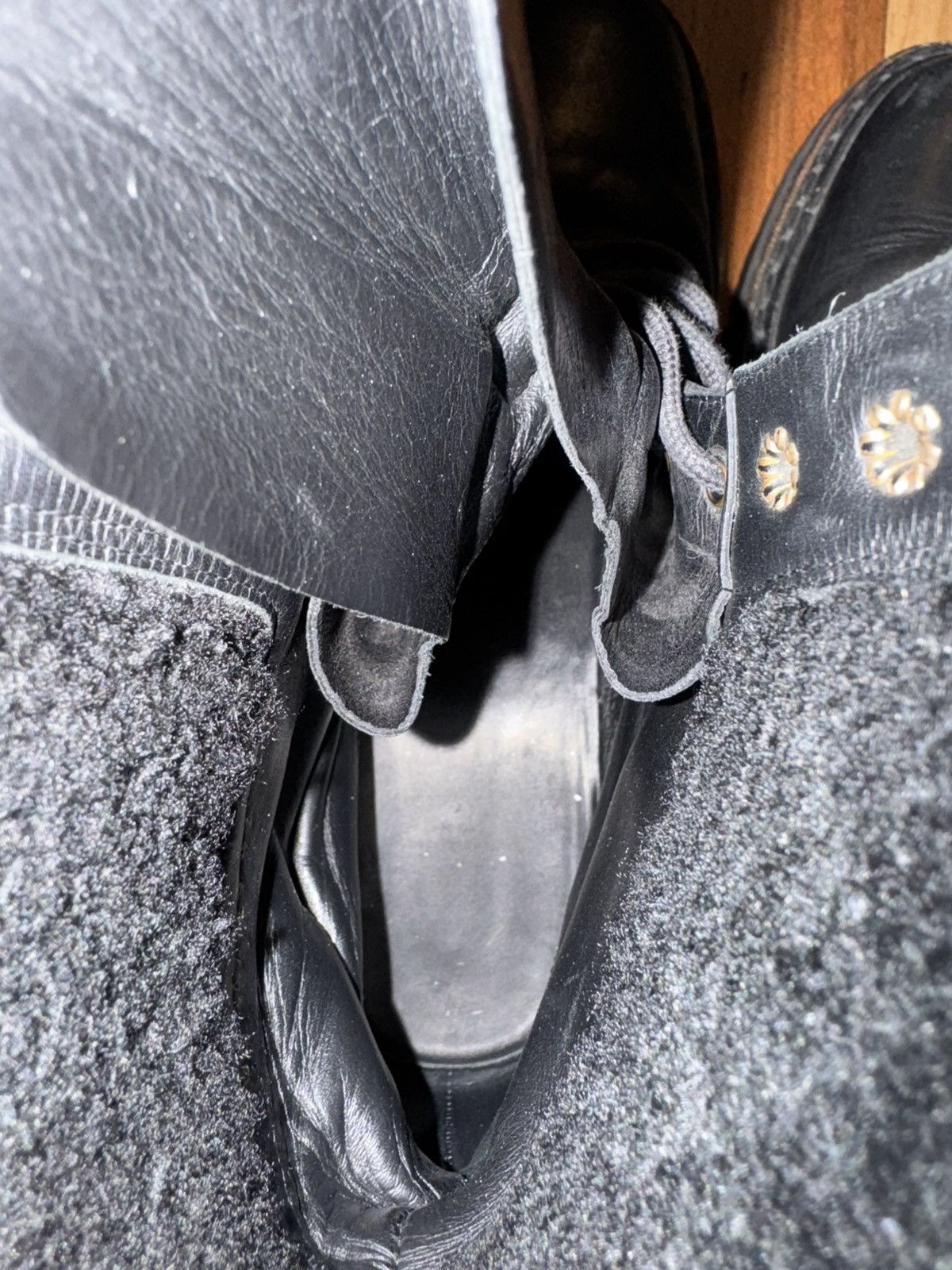 Saint Laurent Paris SAINT LAURENT PARIS SHEARLING TREKKER BOOT Size US 9 / EU 42 - 13 Thumbnail