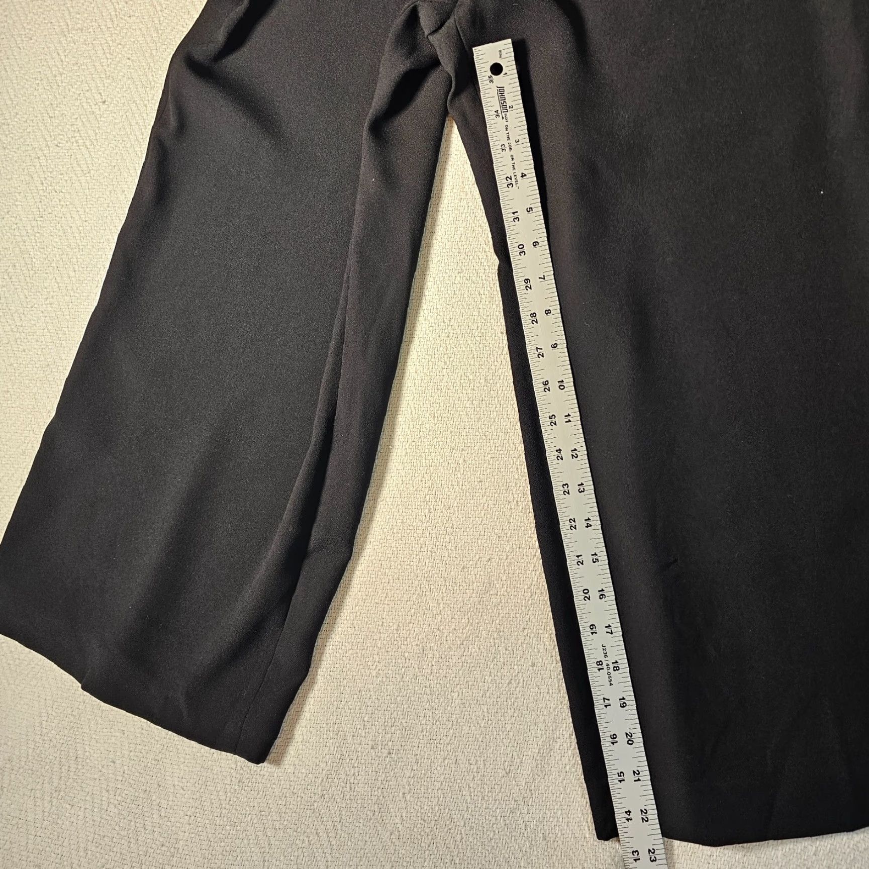 Vince Camuto Vince Camuto Dress Pants Black Satin Wide-Leg Front Pleat Pockets Size 6 Women Trousers Size 28" / US 6 / IT 42 - 7 Thumbnail