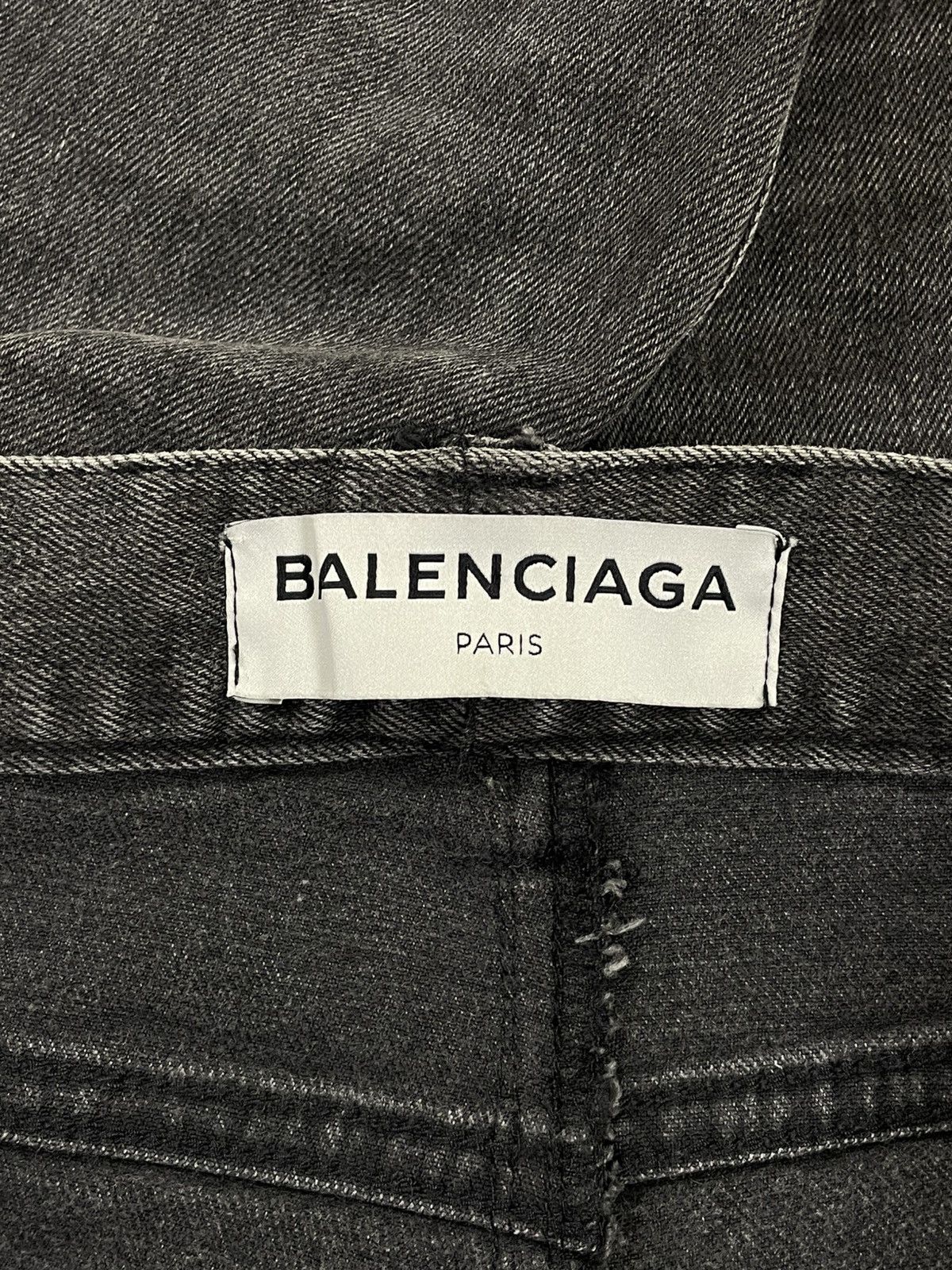 Balenciaga 2017 BALENCIAGA ARCHETYPE DISTRESSED DARK GREY JEANS Size 26" / US 2 / IT 38 - 5 Thumbnail