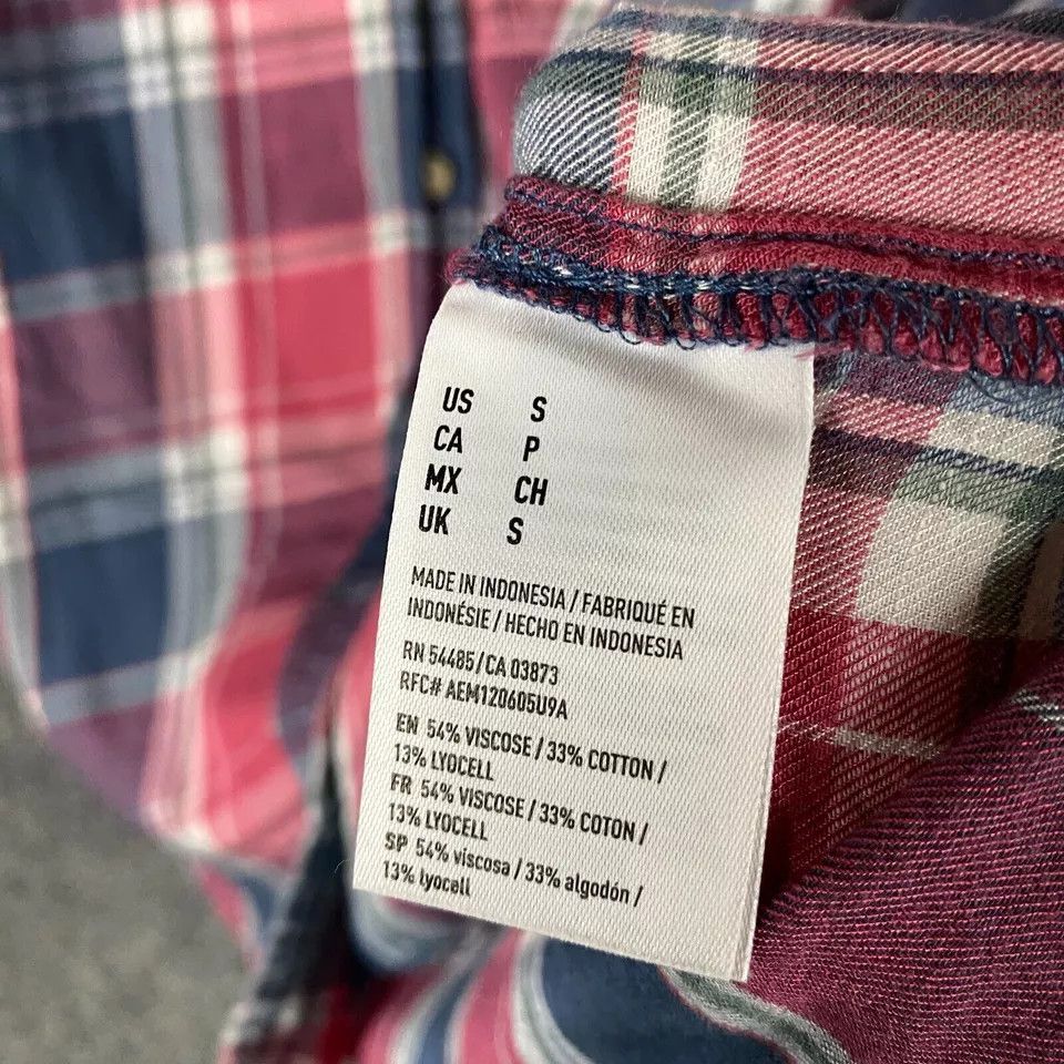 American Eagle Outfitters American Eagle Button Up Top Women's Small Boyfriend Fit Size S / US 4 / IT 40 - 6 Thumbnail