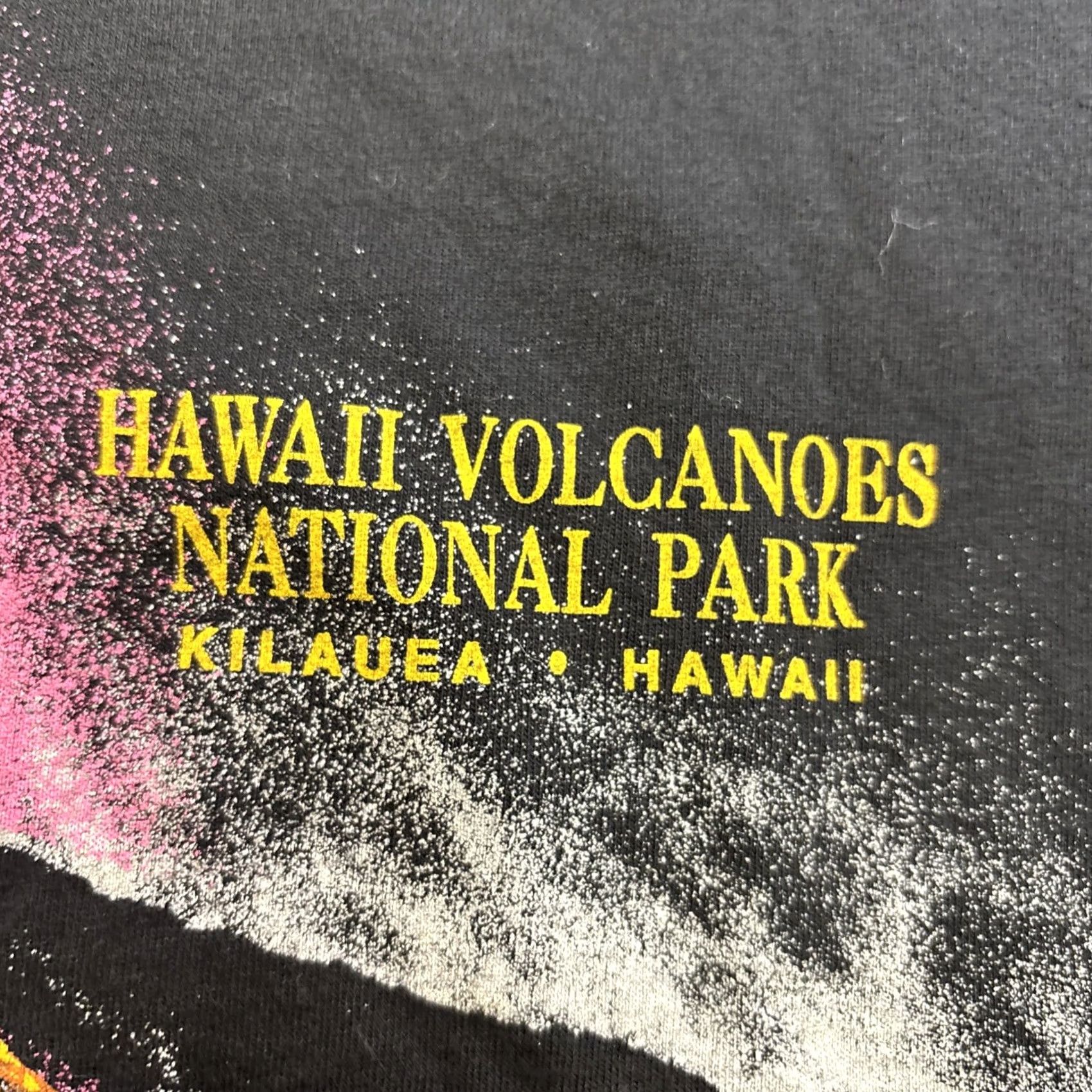 Anvil VINTAGE Anvil T-Shirt XL Men Black 1989 Red Bar Kilauea Hawaii Volcano Single Stitch AOP Boys Girls Mens Womens Size US XL / EU 56 / 4 - 3 Thumbnail