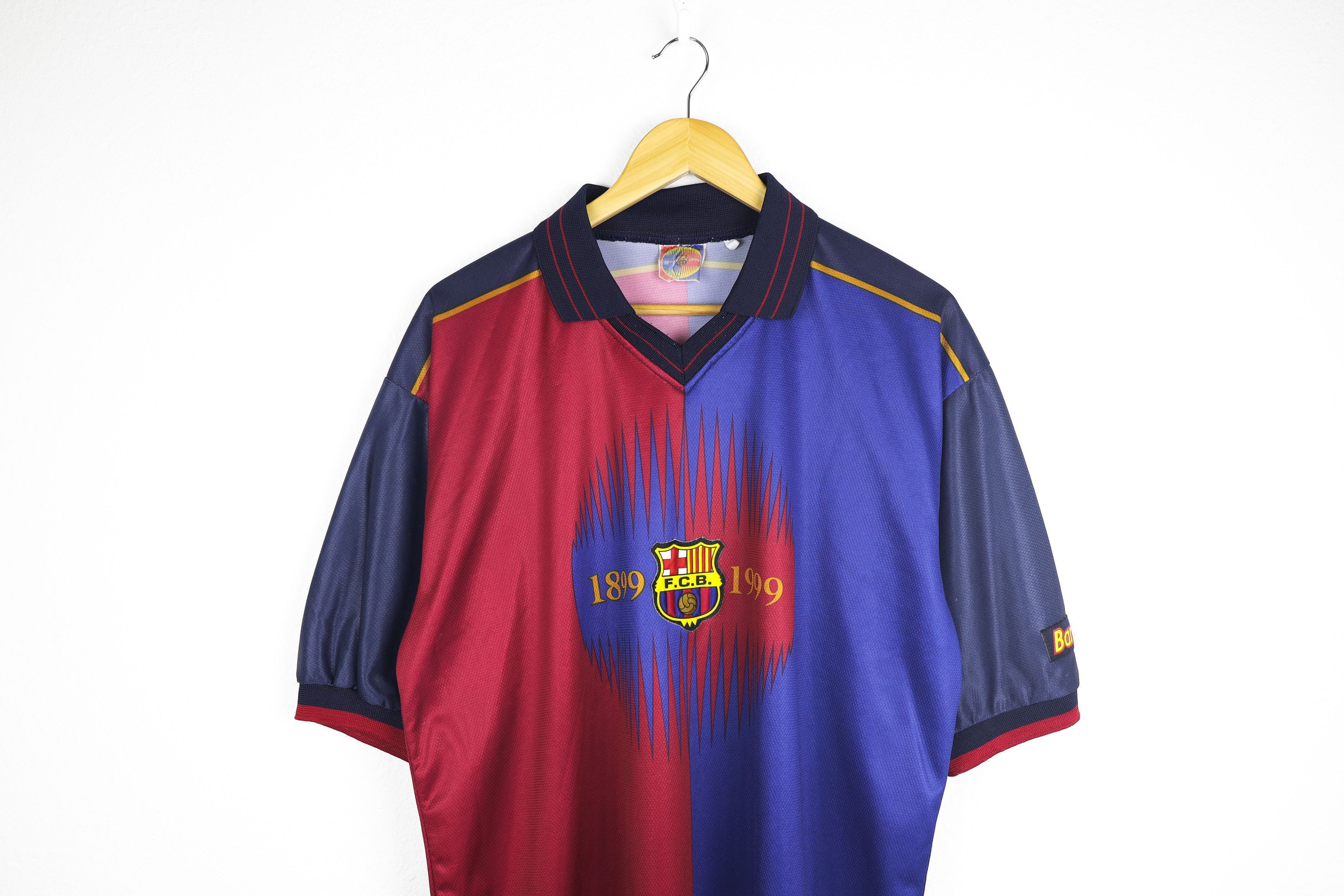 Vintage Vintage F.C. Barcelona "Rivaldo" 1999 Soccer Jersey T-shirt Size US XL / EU 56 / 4 - 2 Thumbnail