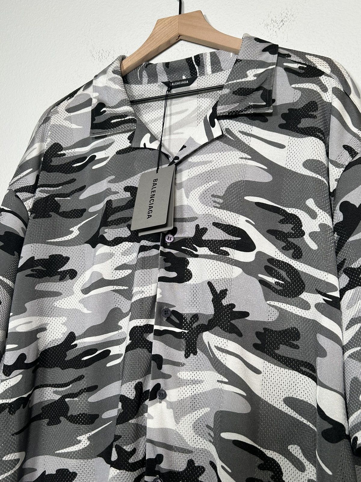 Balenciaga NWT! MSRP: $1.3k Oversized Mesh Jersey Camo Button Up Size US L / EU 52-54 / 3 - 2 Thumbnail
