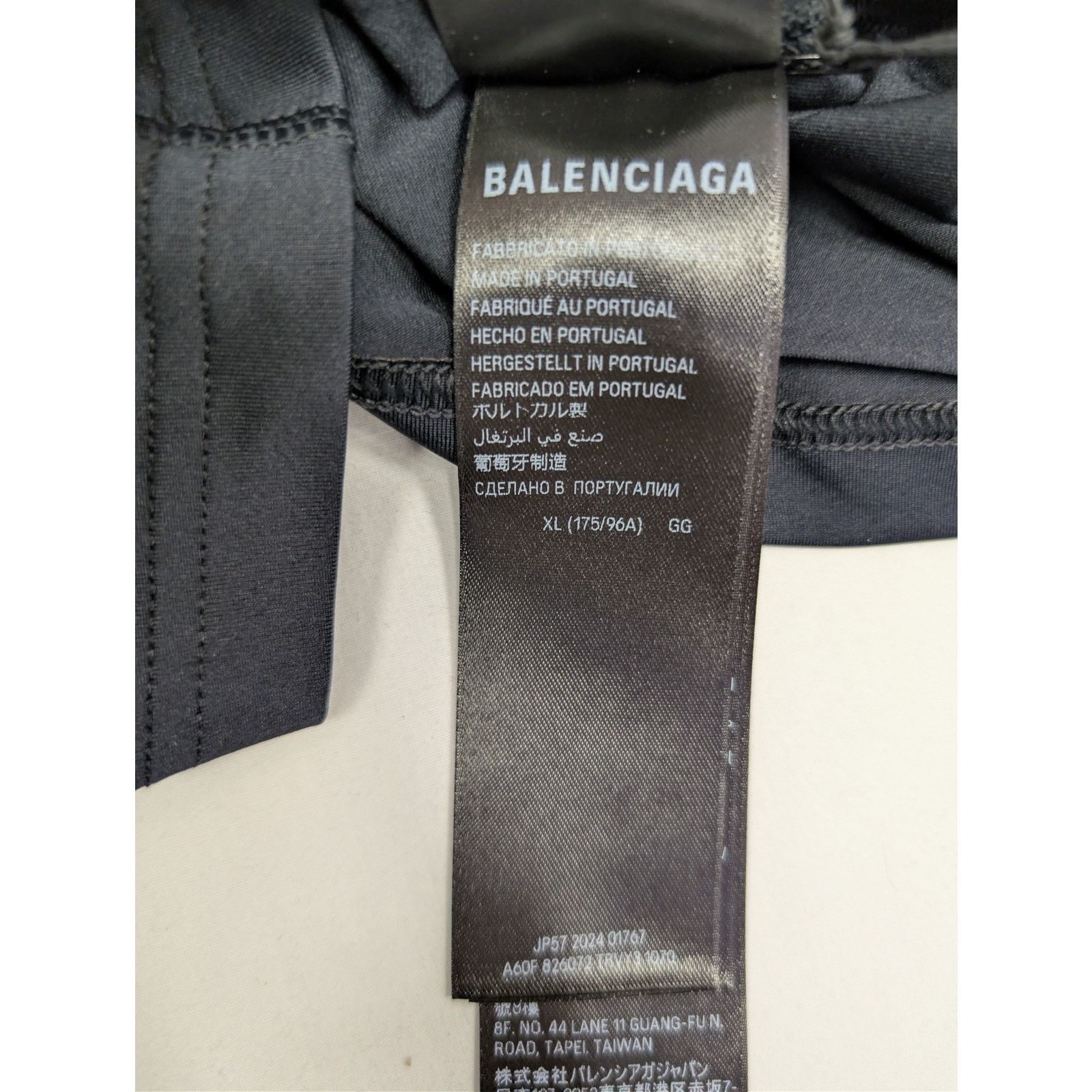 Balenciaga × Under Armour o1rshd1 Light Spandex UA Zip up Jacket in Black/White Size US XL / EU 56 / 4 - 14 Thumbnail