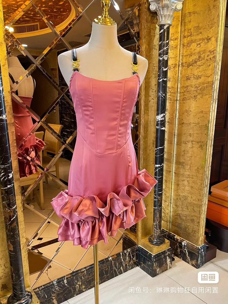 Versace Versace Barbie series dress Size M / US 6-8 / IT 42-44 - 1 Thumbnail