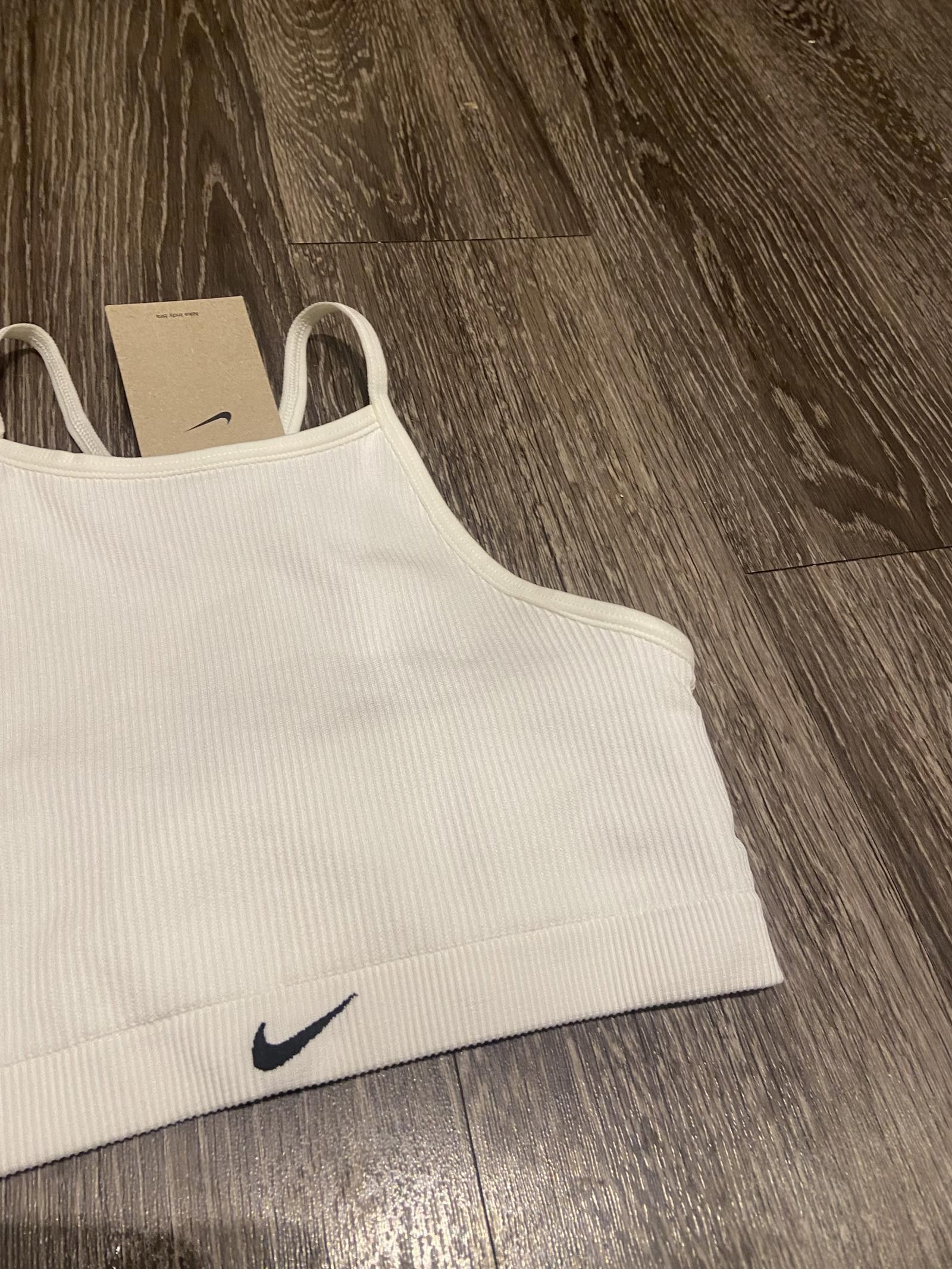 Nike Nike Women's Ribbed Crop Top – Stylish & Comfortable Size ONE SIZE - 3 Thumbnail