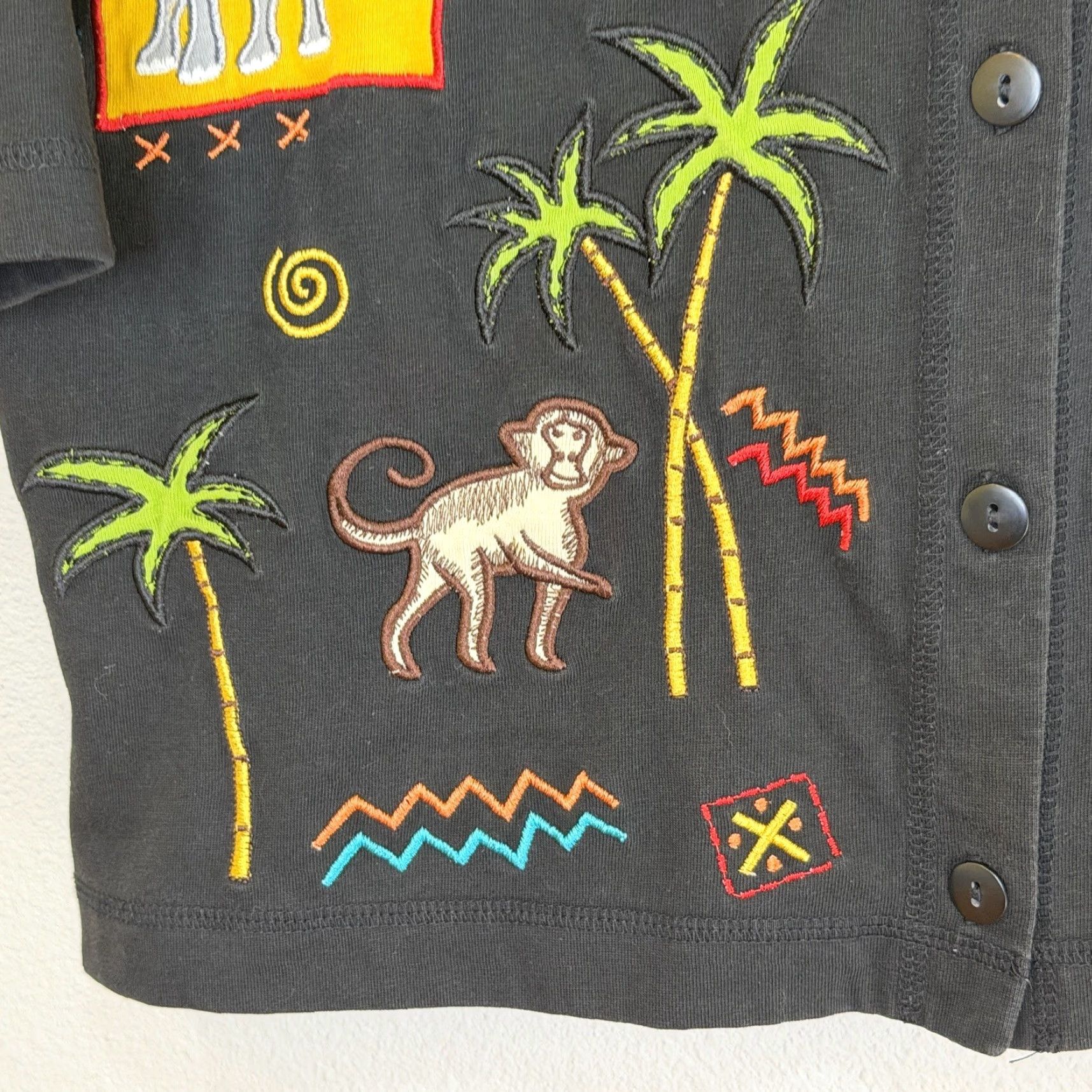 Vintage Onque Casuals Top Womens Sz Medium Black Embroidered Safari Monkeys Button Front 3/4 Sleeve Round Neck Cotton Blend - Could be worn open as a cardigan Size M / US 6-8 / IT 42-44 - 4 Thumbnail